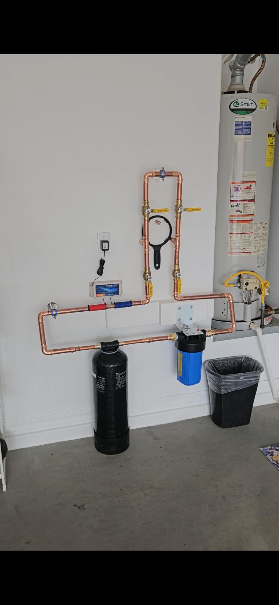 AO Smith Whole House Salt Free Descaler System - Works with City & Well Water Filters - 6yr, 600,000 Gl - Water Conditioner System for Home - AO-WH-DSCLR customer photo 1