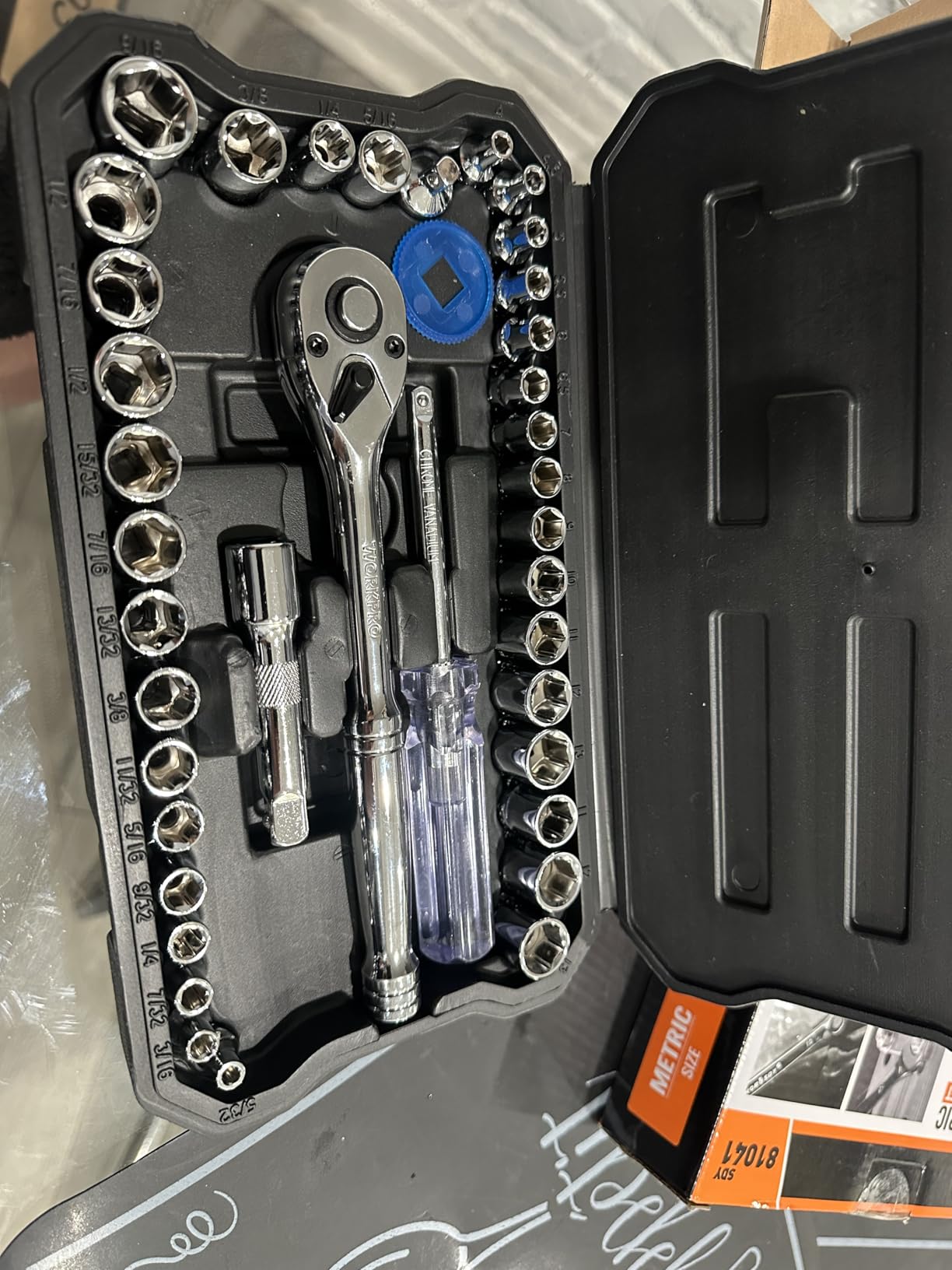 WORKPRO 39-Piece Drive Socket Set 1/4'' & 3/8'', CR-V Metric and SAE Sockets with Quick-Release Ratchet Wrench, Extension Bar, Spinner Handle & Adapter, Compact Mechanics Tool Set for Car Repair customer photo 1