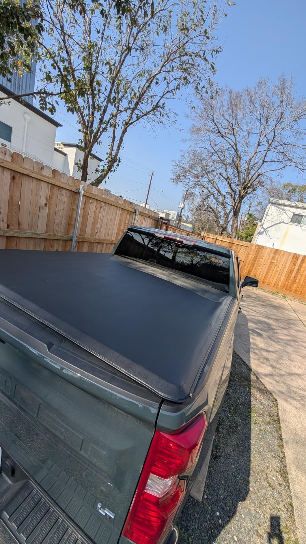 Tyger Auto T1 Soft Roll-up Truck Bed Tonneau Cover for Chevy Silverado/GMC Sierra 1500 | 5'10
