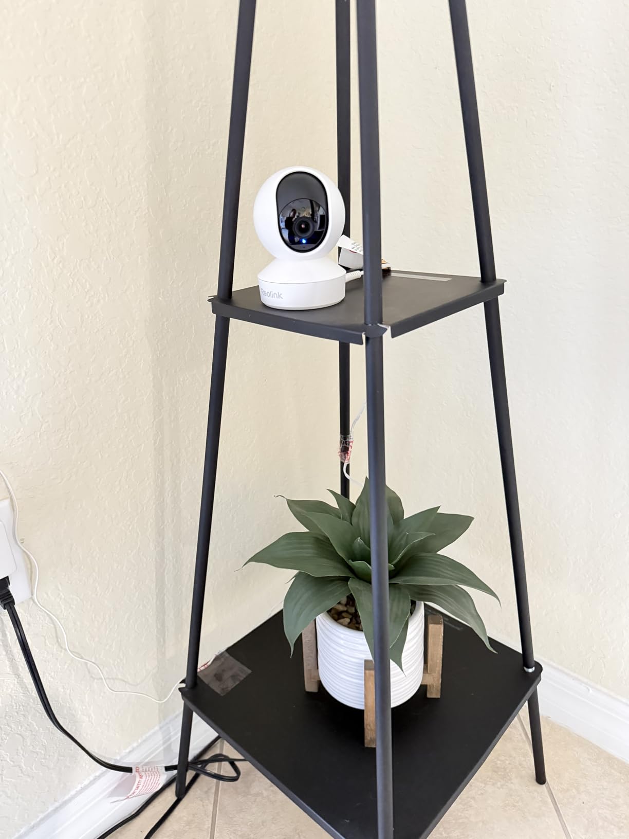 REOLINK 4MP 2K Indoor Camera E1, Plug-in Wireless WiFi 6 Security Camera, 360 Degree Pet Camera, Person/Pet/Cry Detection, Night Vision, 2-Way Talk, Local Storage customer photo 1