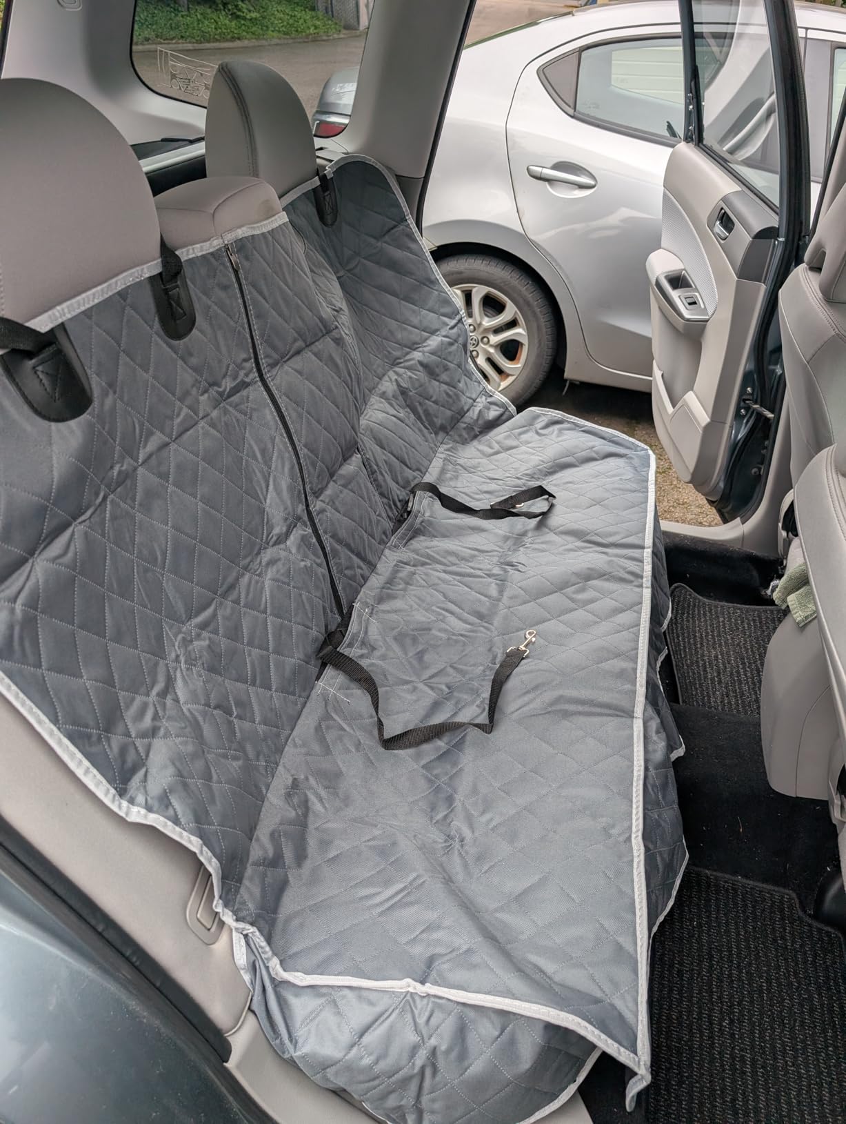 Yuntec Dog Car Seat Cover, Back Seat Cover for Dogs Pet Car Seat Protector Waterproof Bench Car Seat Cover, Non-Slip Reat Seat Cover fits Middle Armrest for Most Cars Trucks SUVs - Black customer photo 2