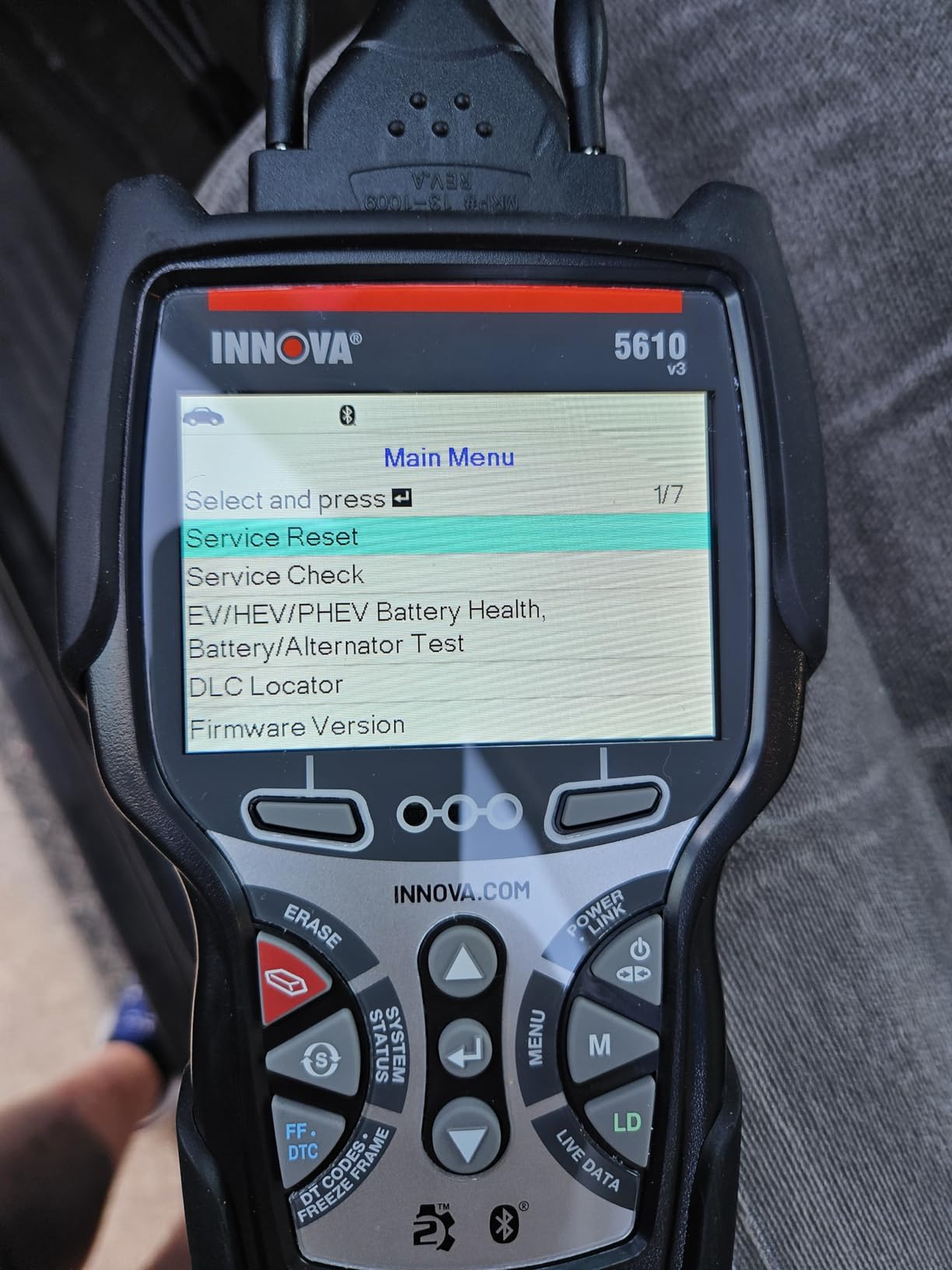 Innova 5610 OBD2 Bidirectional Scan Tool - Understand Your Vehicle, Pinpoint What's Wrong, and Complete Your Repairs with Less Headache customer photo 1
