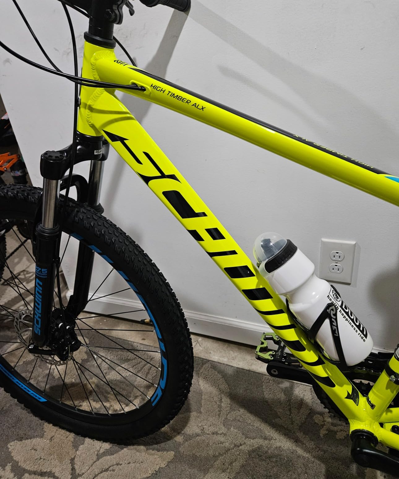 Schwinn High Timber Mountain Bike for Adult Youth Men Women, 24 to 29-Inch Wheels, 7 or 21-Speeds, Front Suspension, Aluminum and Steel Frame Options customer photo 1