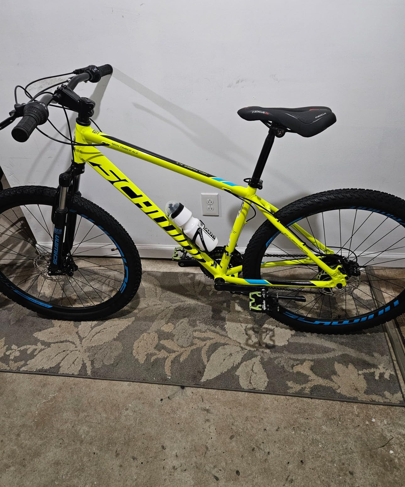 Schwinn High Timber Mountain Bike for Adult Youth Men Women, 24 to 29-Inch Wheels, 7 or 21-Speeds, Front Suspension, Aluminum and Steel Frame Options customer photo 2