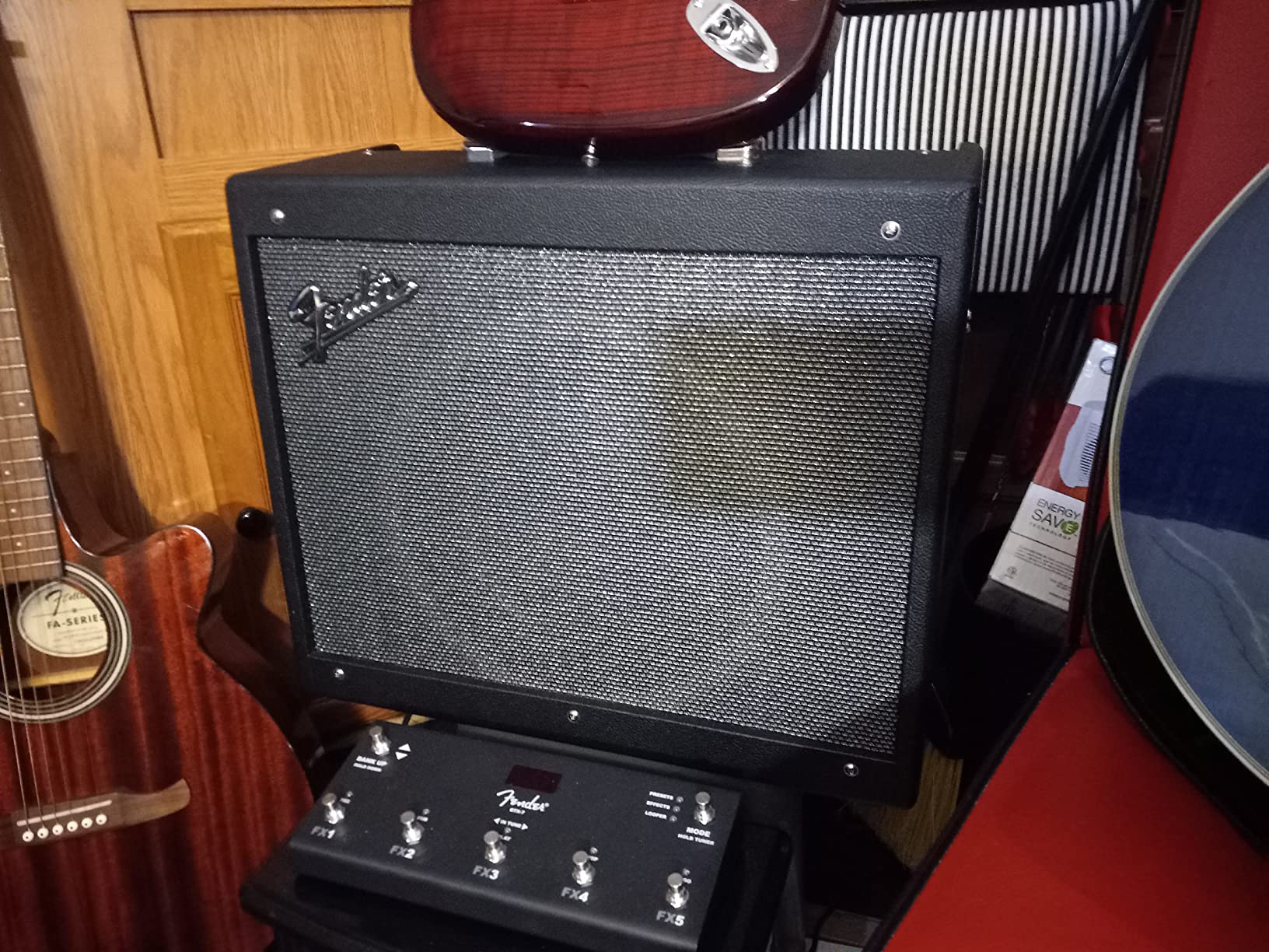 Fender Mustang GTX100 Guitar Amp and 7 Button Footswitch, 100 Watts, with 2-Year Warranty, Integrated Looper, Bluetooth Audio Streaming customer photo 1