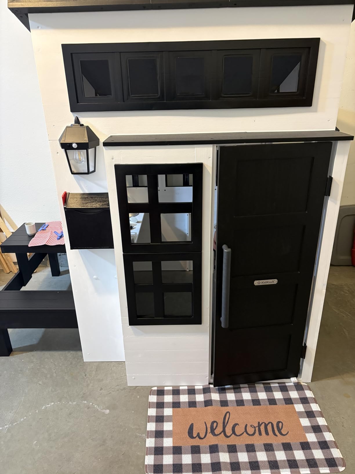 KidKraft Modern Outdoor Wooden Playhouse with Picnic Table, Mailbox and Outdoor Grill, White customer photo 1