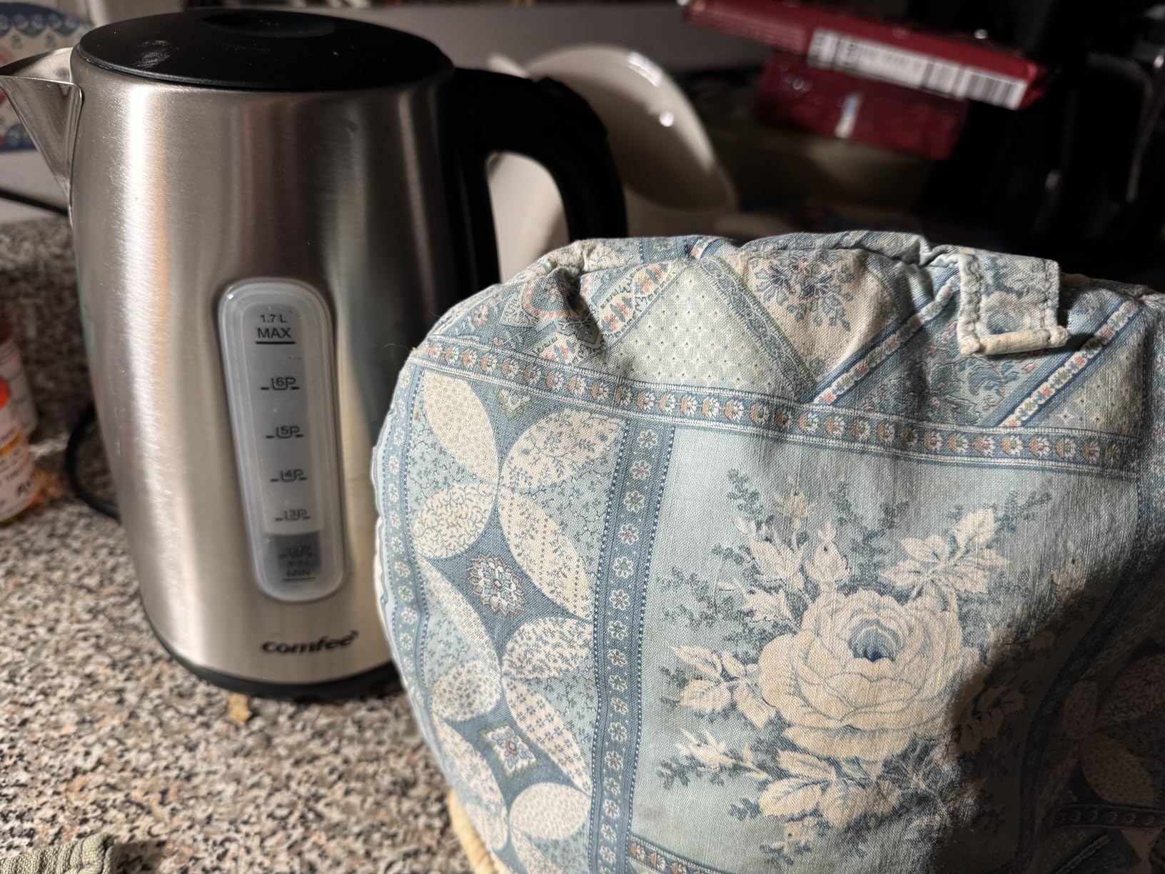 COMFEE' Stainless Steel Electric Kettle, 1.7 Liter Tea Kettle Electric & Hot Water Kettle, 1500W Fast Boil with LED Light, Auto Shut-Off and Boil-Dry Protection customer photo 1