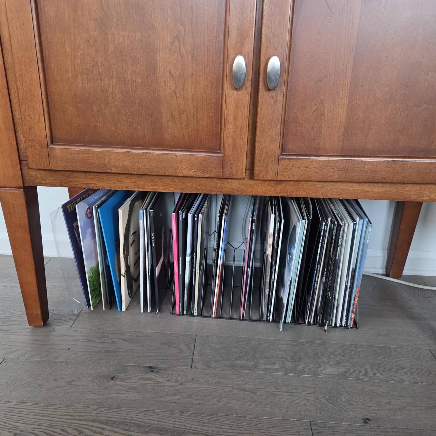 EASEPRES Vinyl Record Holder Storage, 9 Slot Metal Magazine Book Album Display Rack, Stylish Triangle Desktop File Sorter Organizer for Home Office, Black customer photo 1