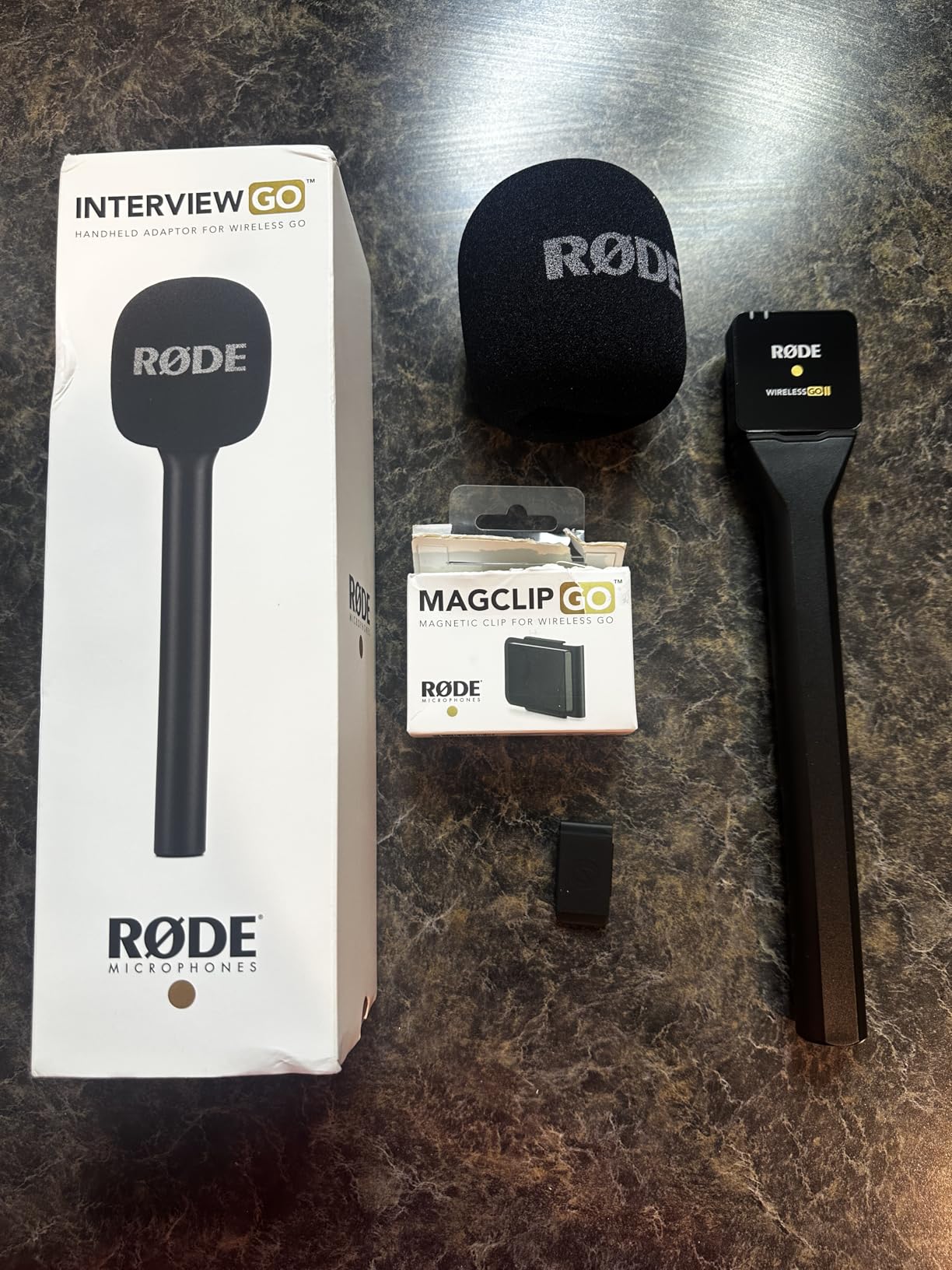 RØDE Interview GO Handheld Adaptor for RØDE Wireless Microphones (Black) customer photo 1