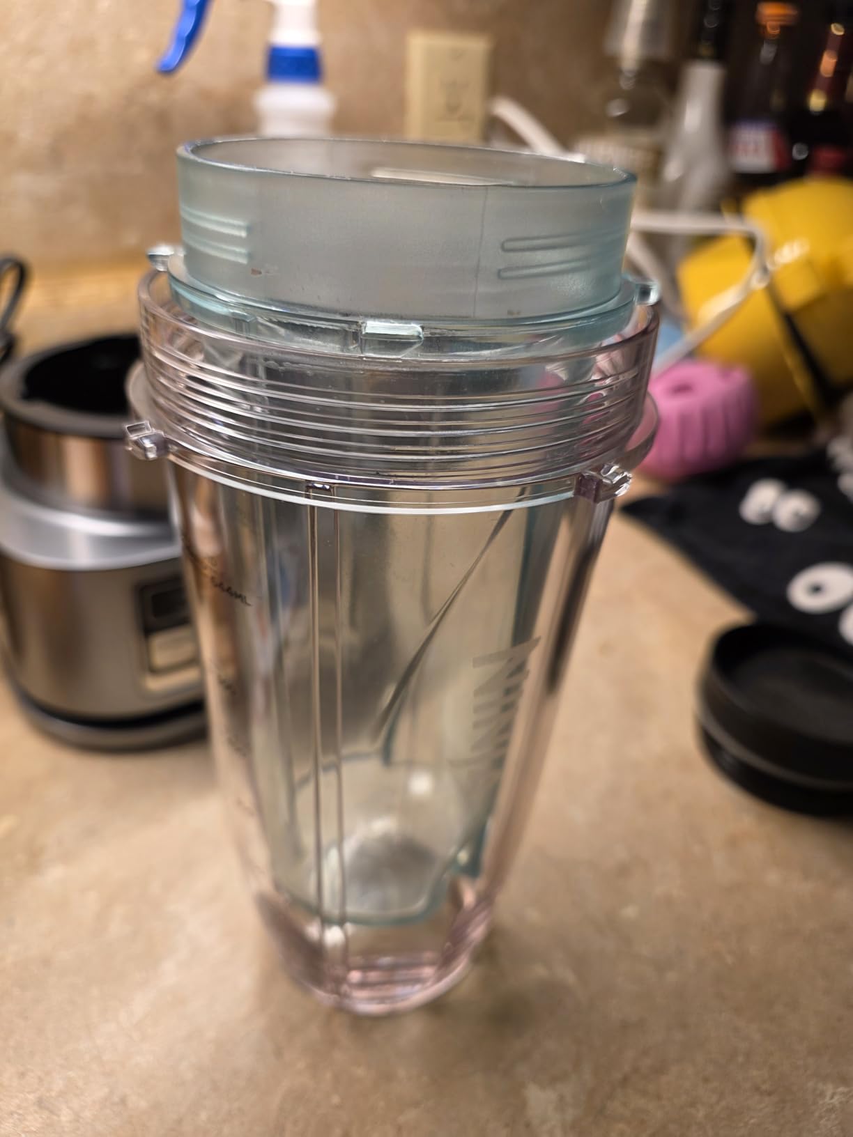 Ninja Foodi Blender | Personal Smoothie Maker, Mixer | Includes Hybrid Blades, (2) 24 oz. To-Go Cups with Lids, (1) 14 oz. Smoothie Bowl Maker with Storage Lid | Silver | 1200 Peak Watt | SS101 customer photo 1