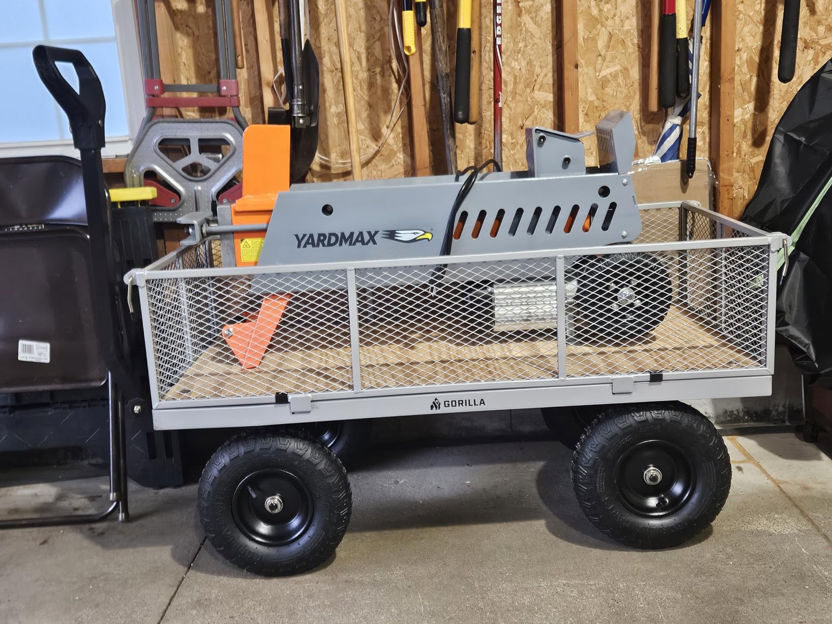 Gorilla Carts Steel Utility Cart, 4 Cu Ft Bed, 800 lb Load Capacity, Black customer photo 1