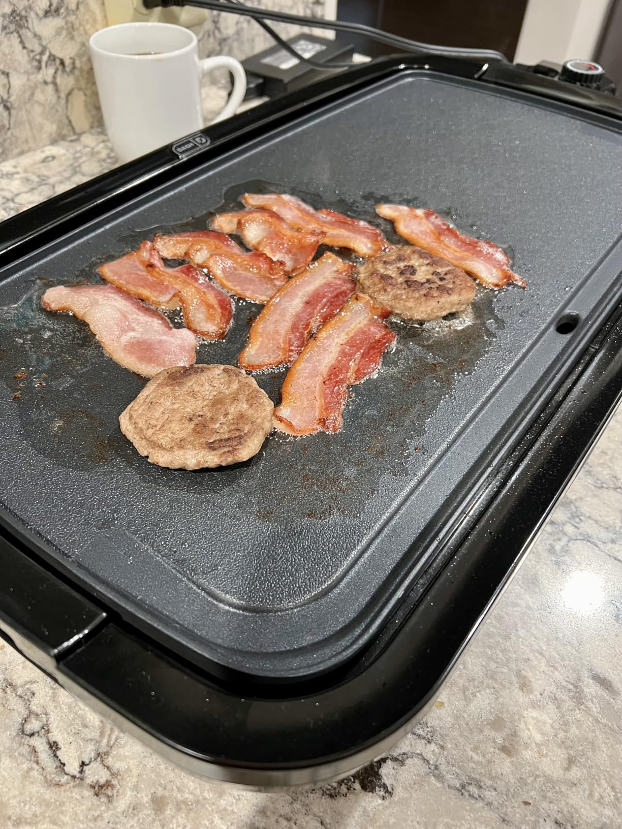 Dash Deluxe Everyday Griddle - Electric Griddle with Removable Plate - Nonstick, Easy-Clean Surface & Anti-Slip Base - Recipe Book Included - Aqua customer photo 2
