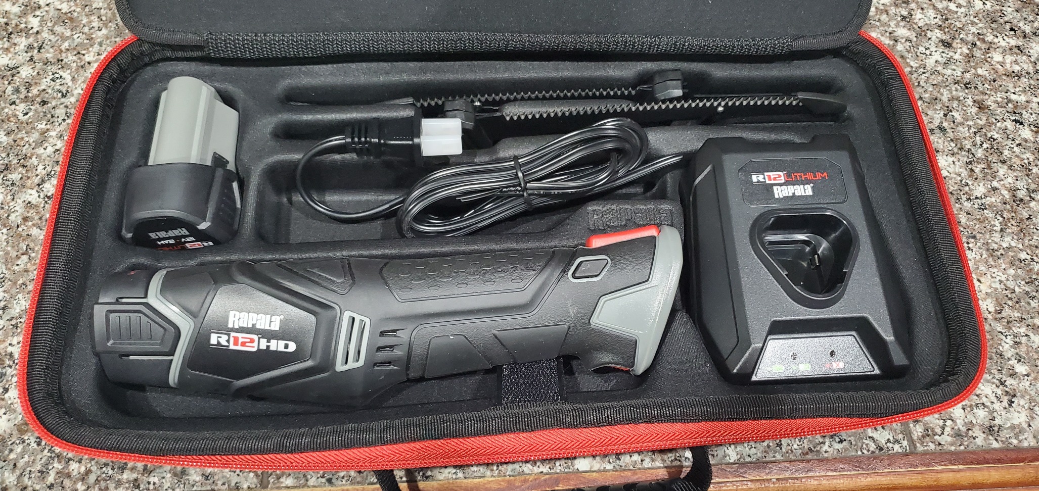Rapala R12 Heavy-Duty Lithium Fillet Knife Combo customer photo 1