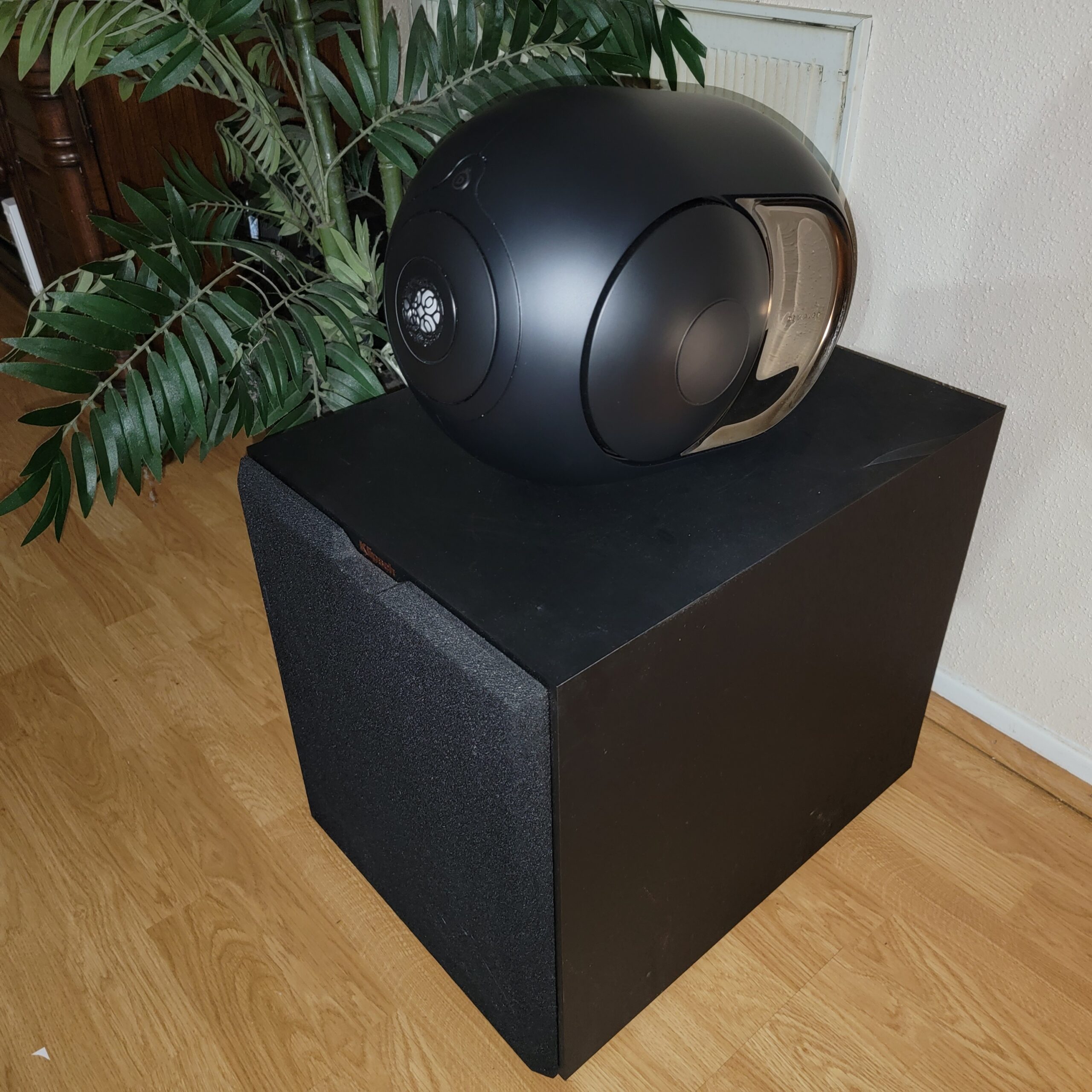 Devialet Phantom I 108dB - High-Fidelity Wireless Speaker - Gold customer photo 2