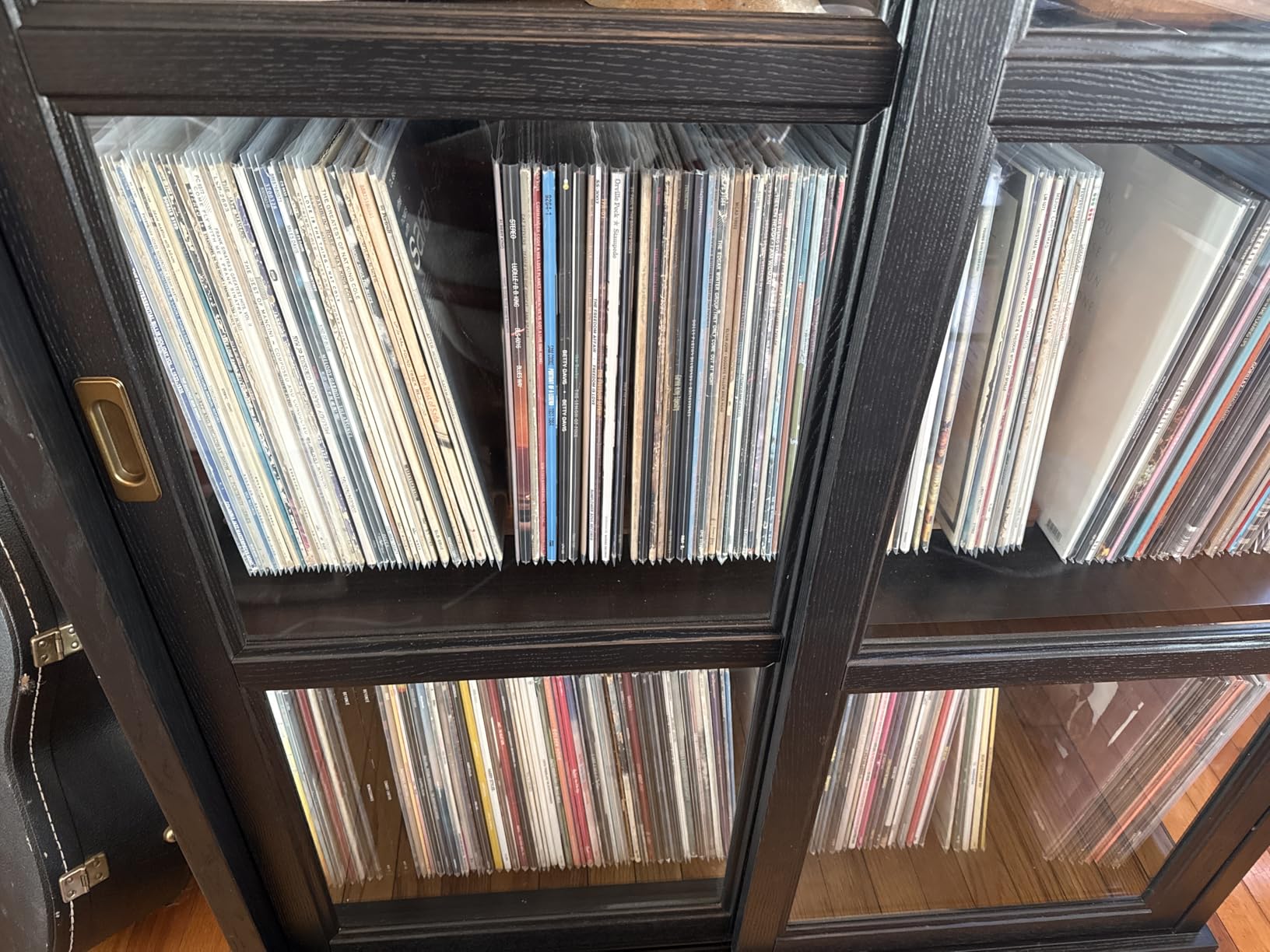 Optage Audio 35 LP Vinyl Record Holder, Solid Walnut Wood Record Holder for Albums, Now Playing Record Props, Vinyl Record Storage, LP Holder Rack, Vinyl Stand customer photo 2