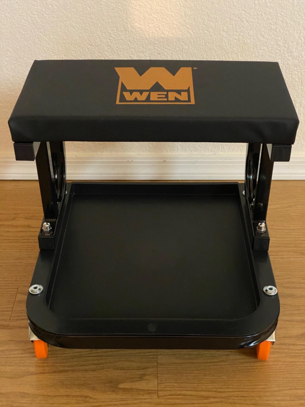 Wen 73011T 250 lb. Capacity Rolling Mechanic Seat with Onboard Storage customer photo 2