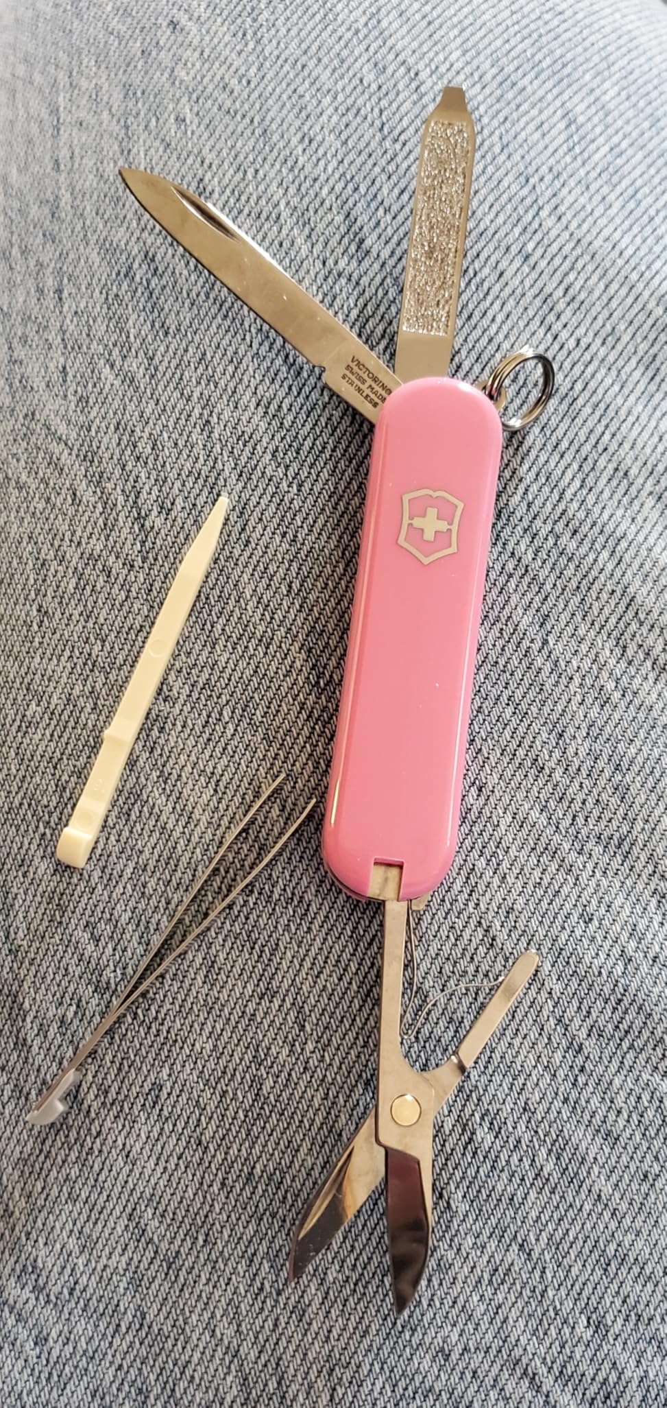 Victorinox Classic SD Swiss Army Knife, Compact, 7 Functions, Swiss Made Pocket Knife customer photo 2