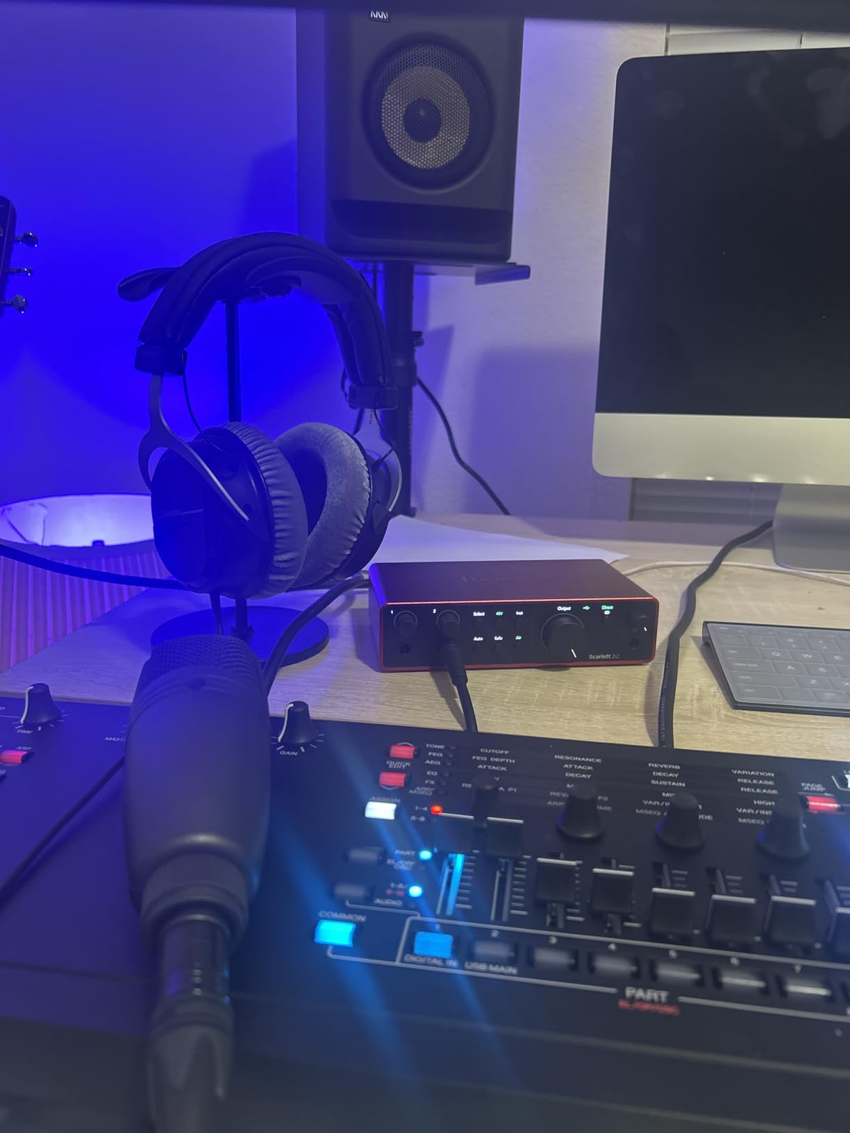 Superlux HD 660PRO, 150 ohms, Studio Recording Headphones Wired, Professional Closed-Back Headphones with 40mm Neodymium Drivers customer photo 1