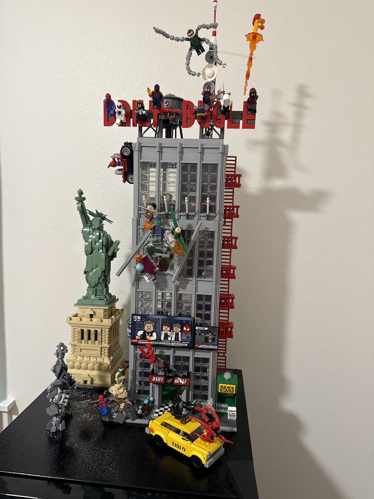 LEGO Marvel Spider-Man Daily Bugle Building Sets for Adults - Display as Office or Book Shelf Decor - Gifts for Christmas - 25 Minifigures - 76178 customer photo 2