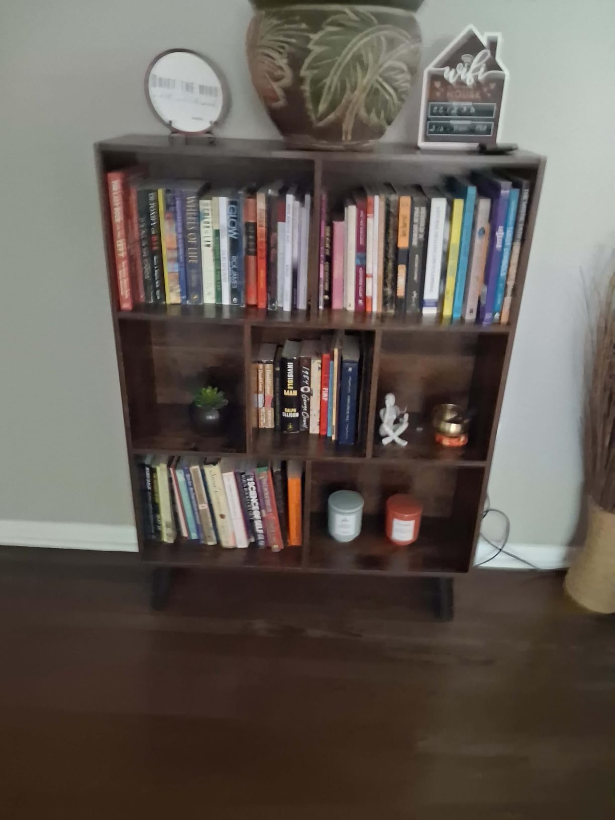 LEYAOYAO Cube Bookshelf 3 Tier Mid-Century Rustic Brown Modern Bookcase with Legs, Retro Wood Bookshelves Storage Organizer Shelf, Freestanding Open Book Shelves for Bedroom, Living Room, Office customer photo 1