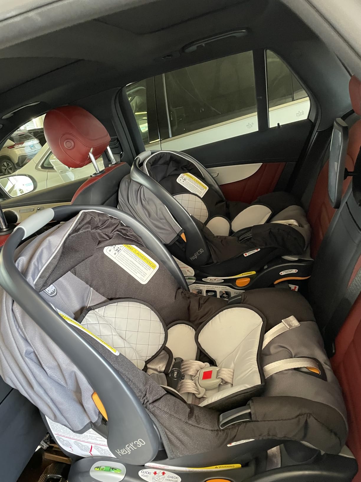 Chicco KeyFit 30 ClearTex Infant Car Seat and Base, Rear-Facing Seat for Infants 4-30 lbs customer photo 1