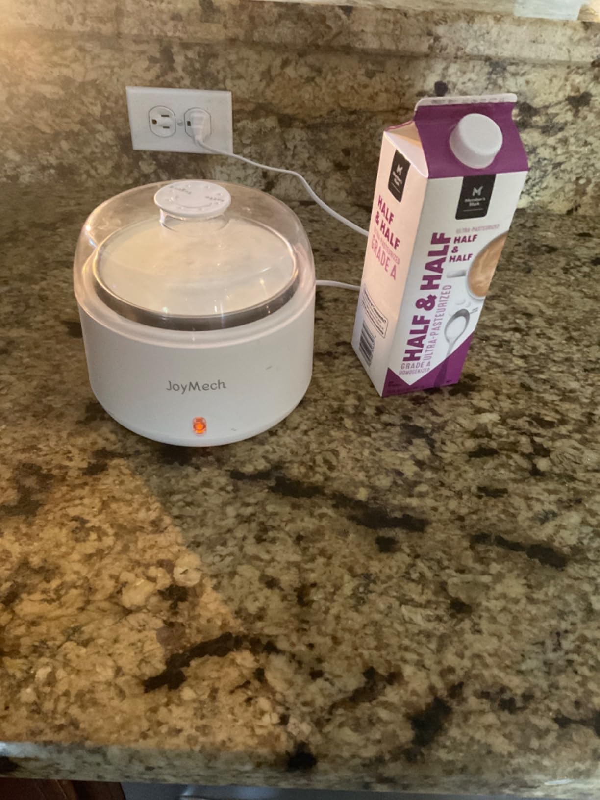 JoyMech Yogurt Maker, Compact Greek Yogurt Maker Machine with Constant Temperature Control, Stainless Steel Container, 1 Quart customer photo 1