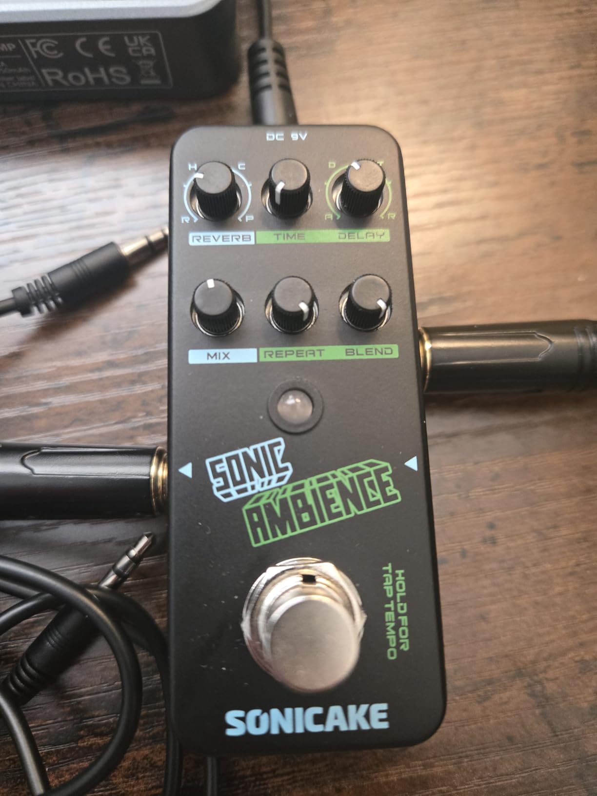 SONICAKE Bitcrusher Guitar Pedal Wave Crush - Digital Bitcrusher Synth LoFi Effects Pedal customer photo 2