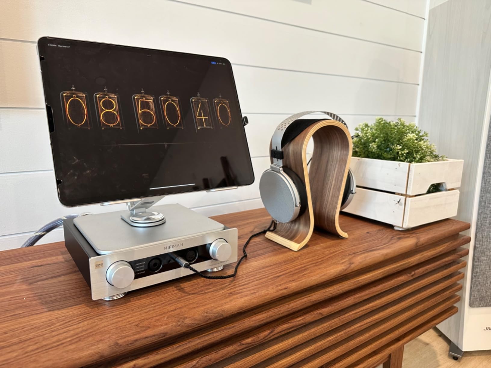 HIFIMAN EF400 Desktop Balanced Headphone DAC and Amplifier with Himalaya R2R DAC, 3.5/4.4/6.35mm Output for Home Audio customer photo 2