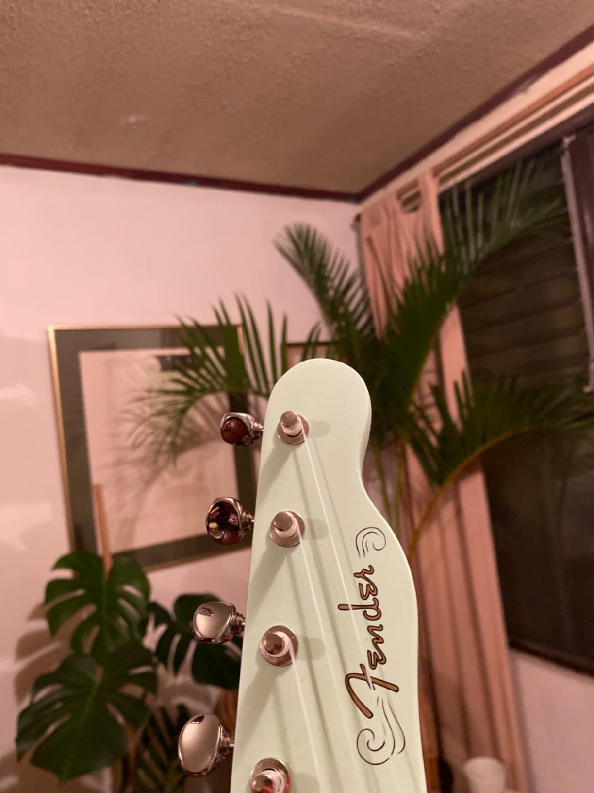 Fender Avalon Tenor Ukulele, 2-Color Sunburst customer photo 2