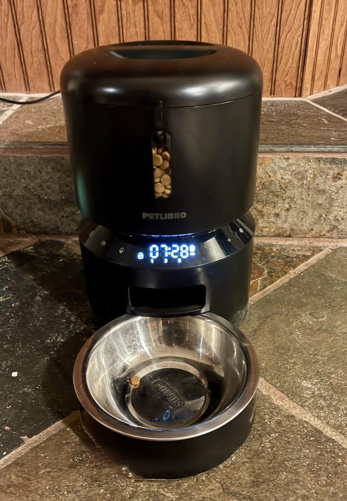 PETLIBRO Automatic Cat Feeder with Camera, 1080P HD Video with Night Vision, 5G WiFi Pet Feeder with 2-Way Audio, Low Food & Blockage Sensor, Motion & Sound Alerts for Cat & Dog Single Tray customer photo 2