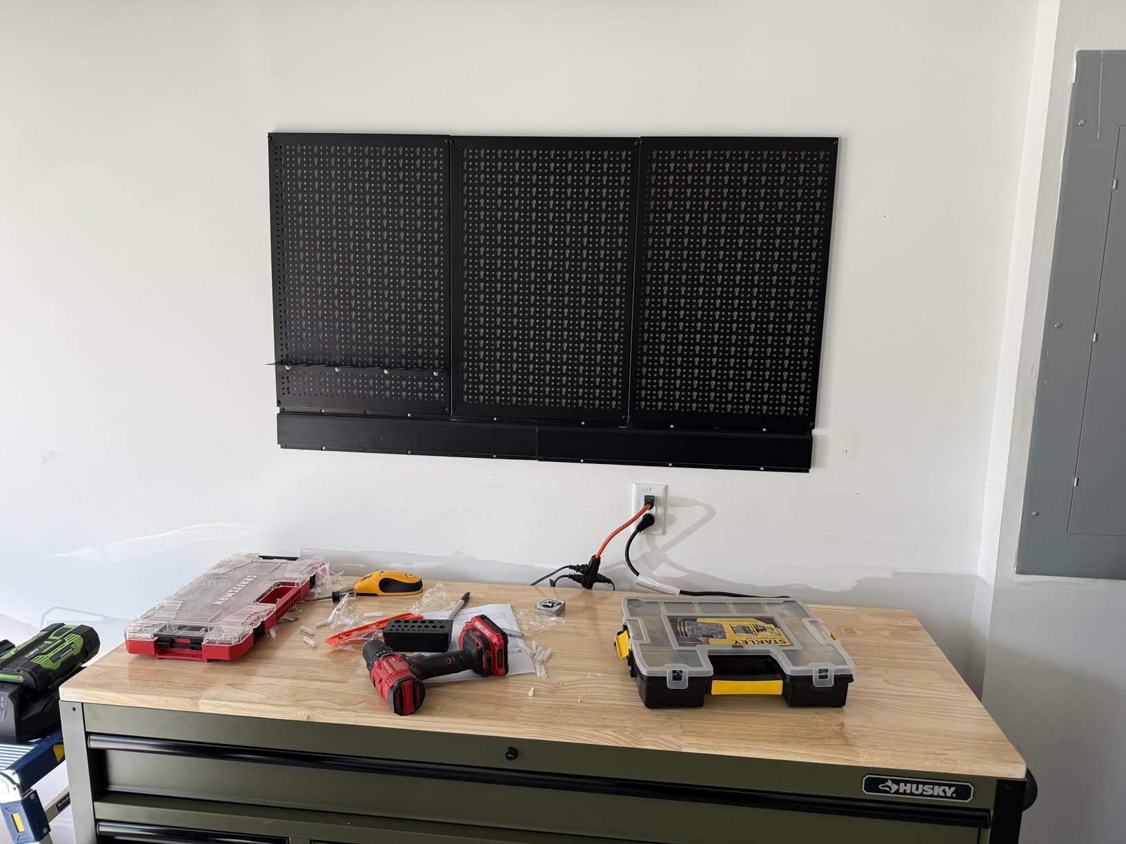 TORACK Metal Pegboard Wall Organizer System 24x48 in, 109 PCS Pegboard Kit | with Accessories, Tool Organizer Peg Board Kit with Bins, Hooks, Tool Storage Boards for Workbench, Black customer photo 1