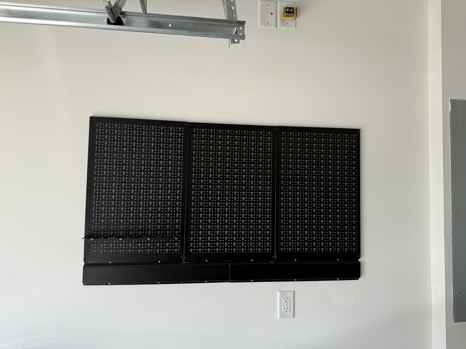 TORACK Metal Pegboard Wall Organizer System 24x48 in, 109 PCS Pegboard Kit | with Accessories, Tool Organizer Peg Board Kit with Bins, Hooks, Tool Storage Boards for Workbench, Black customer photo 2