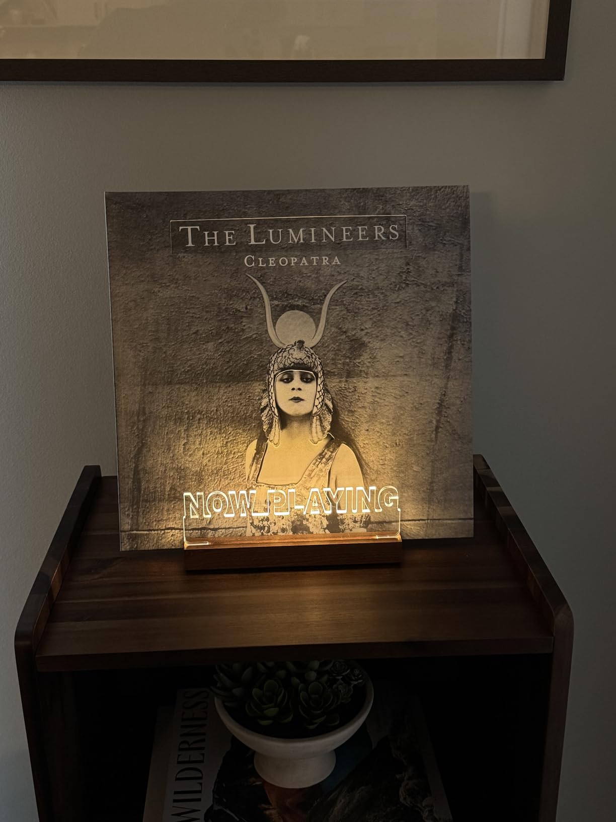 YuanDian Now Playing Vinyl Record Stand, Light up Display Holder for Vinyl Records, Wooden Acrylic Holder with Warm Light for Album Display Storage, Home Desk Decor for Music Lovers customer photo 2