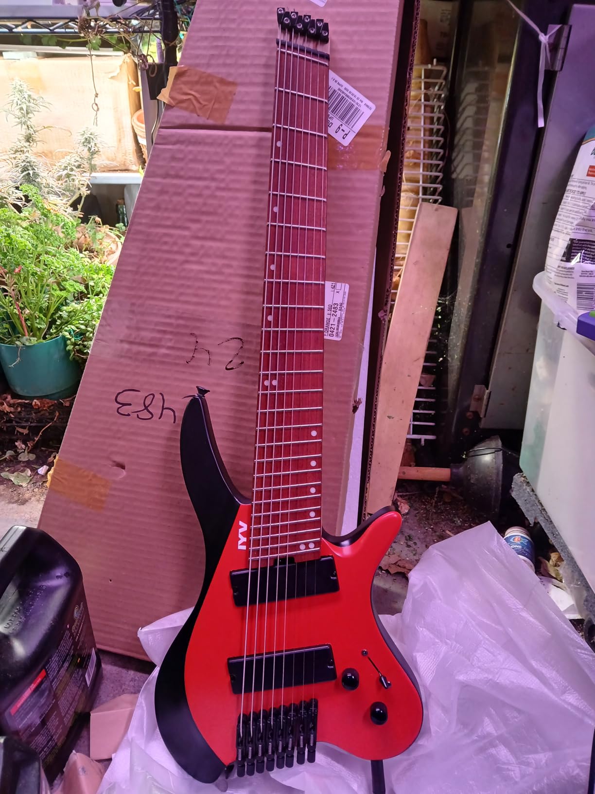 IYV IEHLFF8-300 Multi-Scale Headless 8 String, Red Black customer photo 1