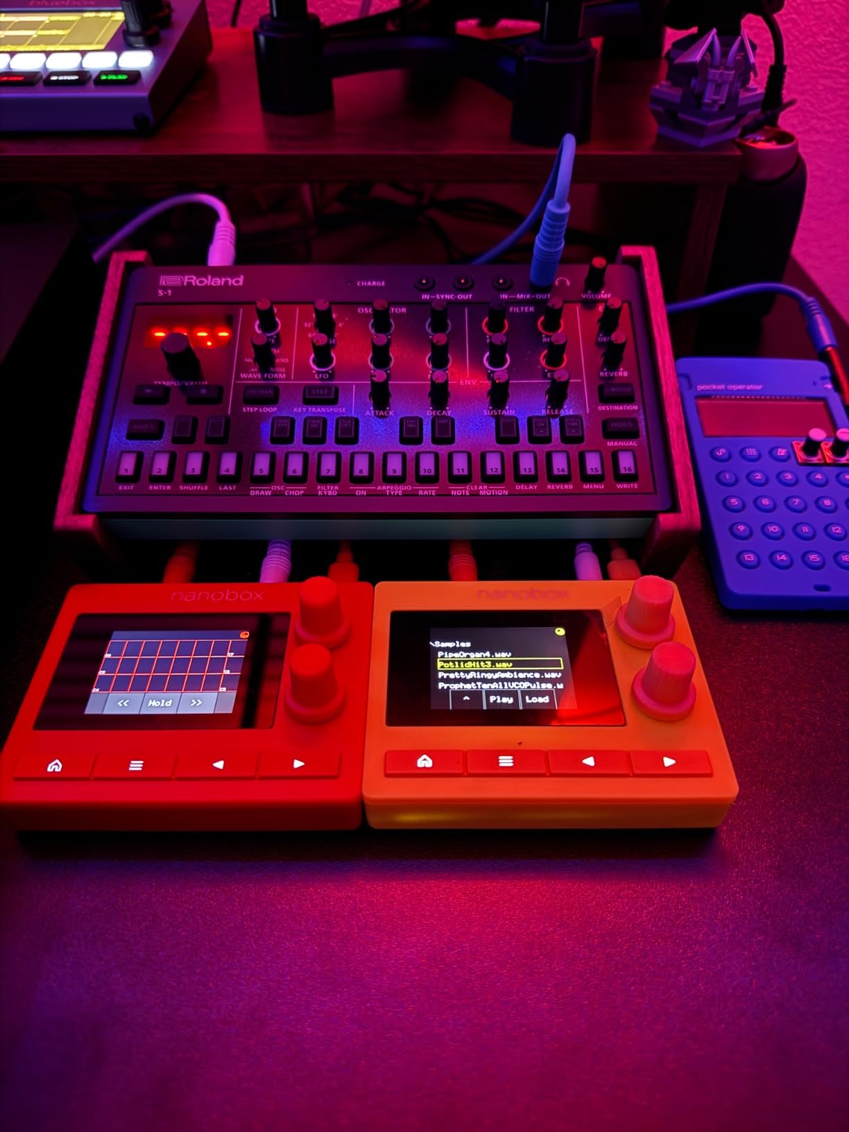 Roland AIRA Compact S-1 Tweak Synth - Ultra-Portable Micro Polysynth with Advanced Tools customer photo 1