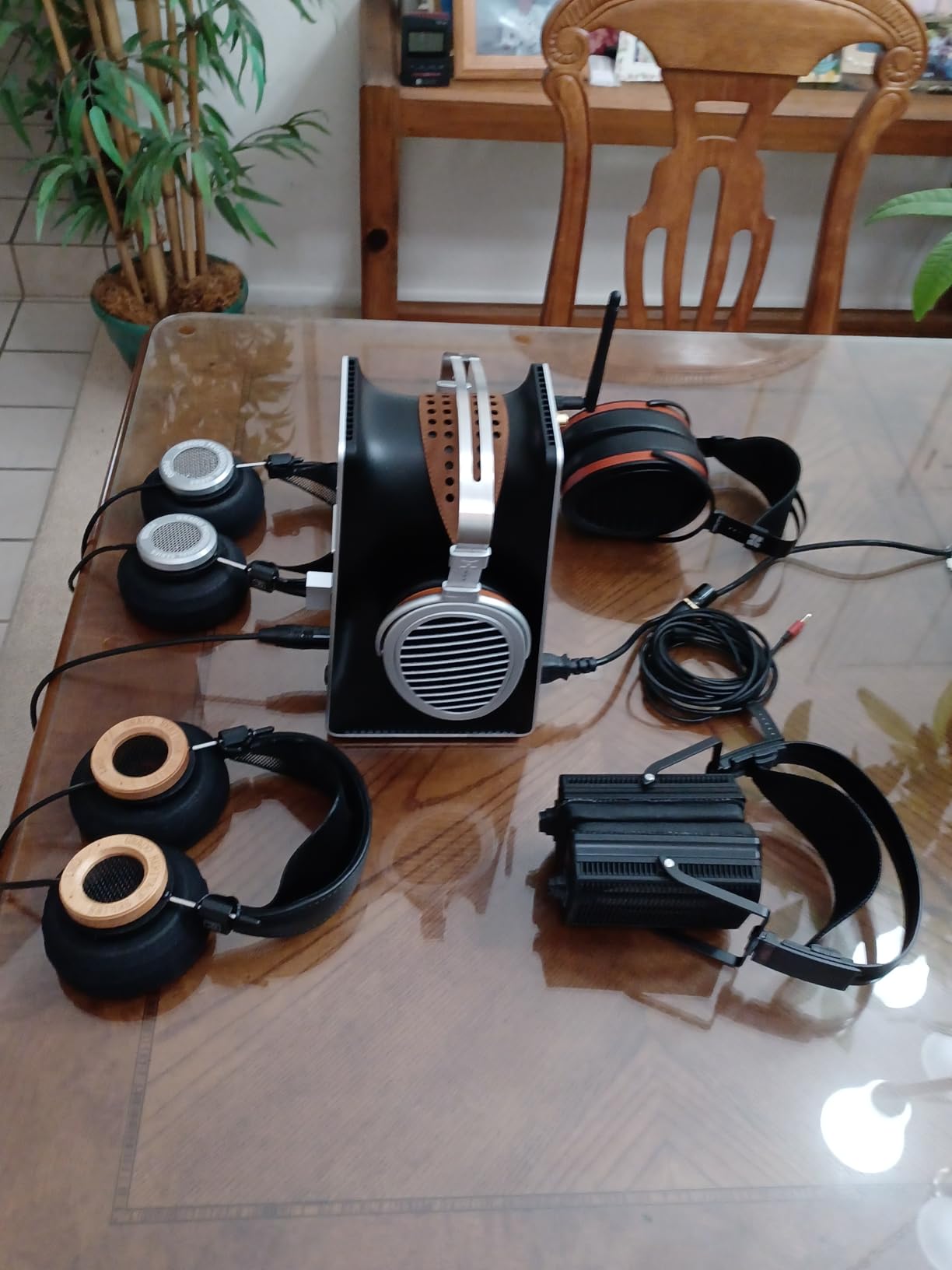 HIFIMAN EF600 Desktop Balanced Headphone DAC and Amplifier HYMALAYA PRO, XLR/RCA/6.35mm Output for Home Audio customer photo 1