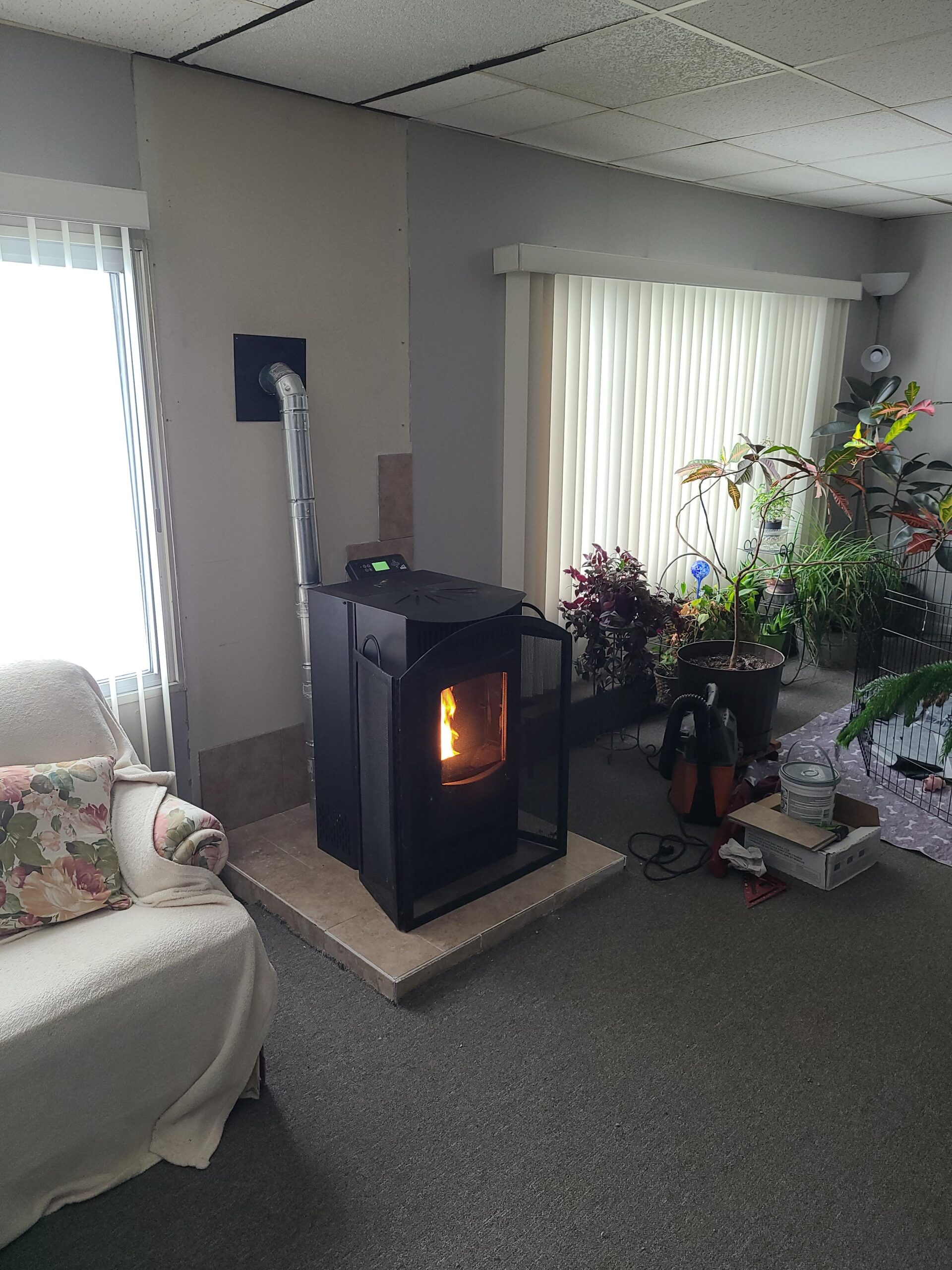Castle 41278 Serenity Pellet Stove, 1,500 square ft. Heating Capability, Smart Controller Features Manual, Weekly, Thermostat and Eco Operating Modes, 40lb Hopper Capacity customer photo 1