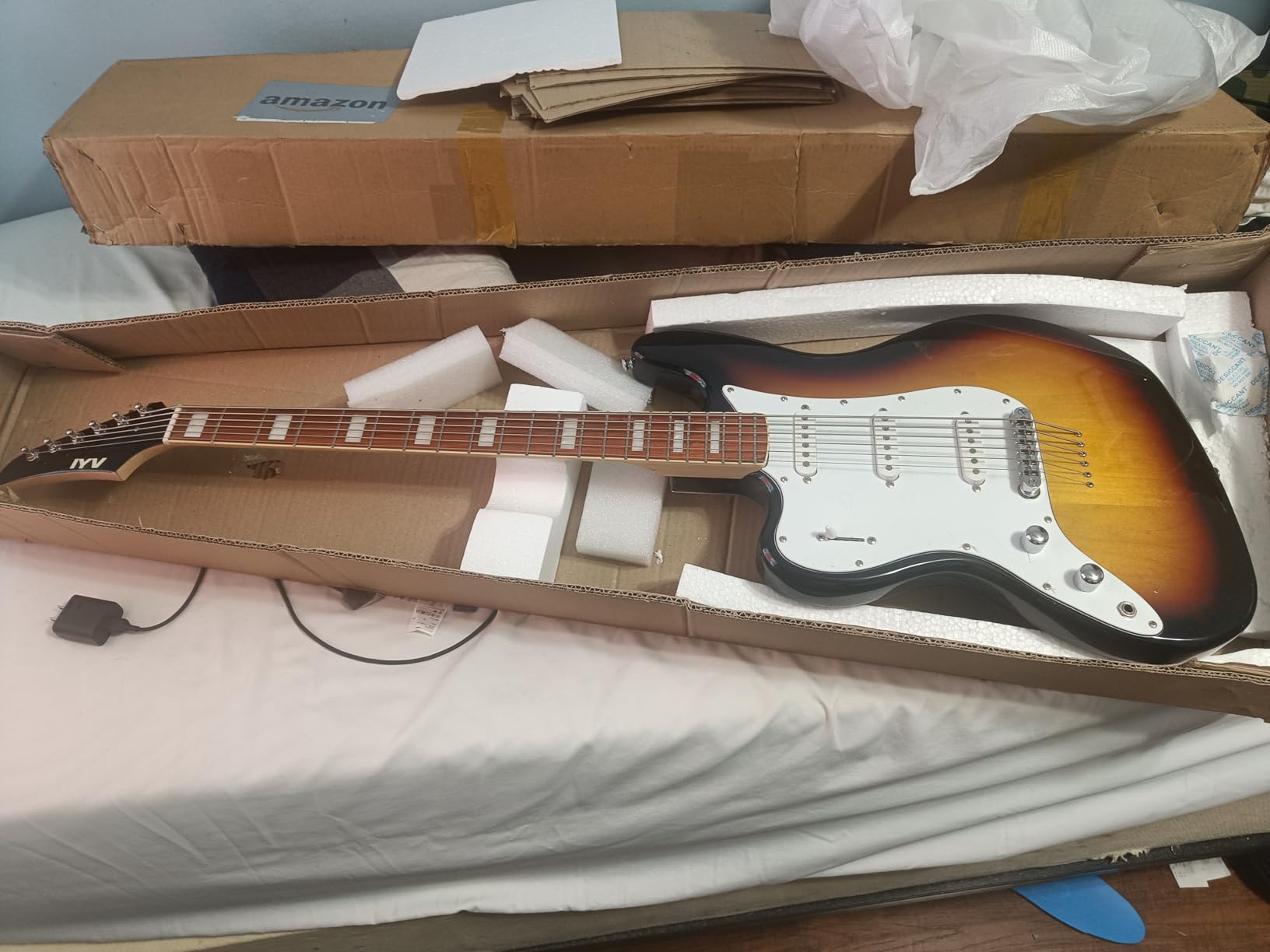 IYV IS6-200 Baritone-Style Electric Guitar, 3T Sunburst, Left Hand customer photo 2