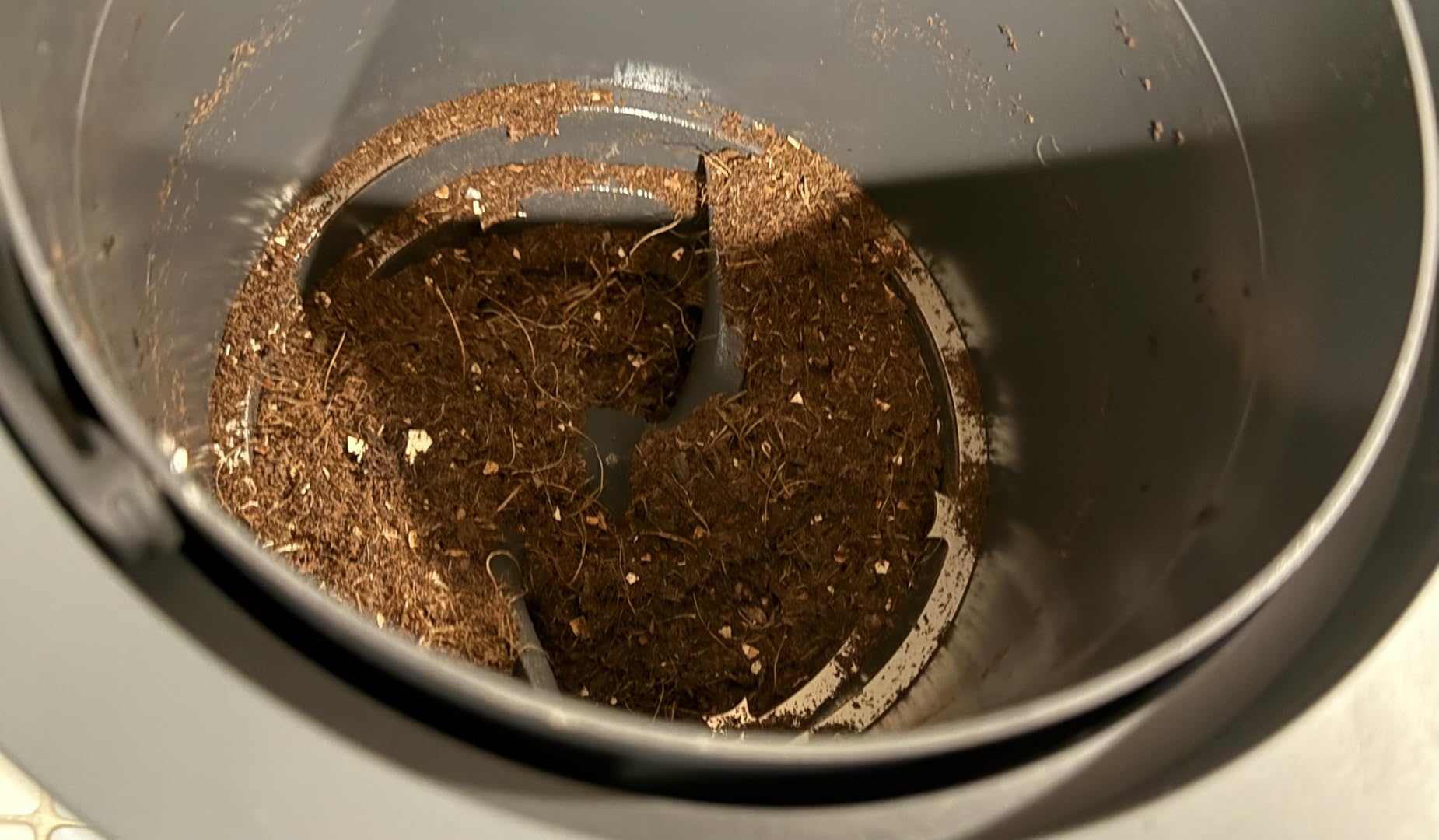 Food Cycler Eco 5 Award-Winning Kitchen Food Recycler | Indoor Composter Bin Alternative | Electric Countertop Food Disposer with Odorless 5L Indoor Food Waste Bin customer photo 1