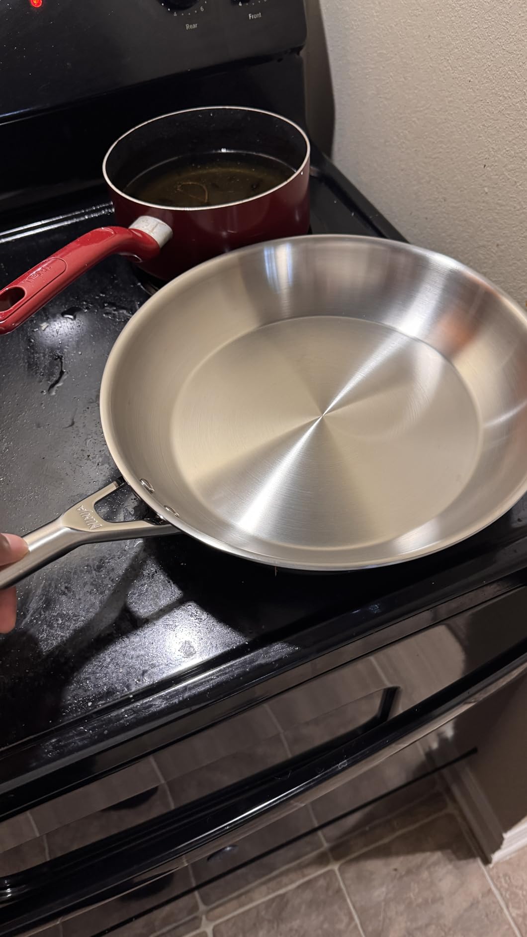 Ninja EverClad Stainless Steel Cookware 12 Piece Pots & Pans Set, All Stovetops & Induction, Oven Safe to 600F, Tri-Ply Commercial-Grade, C99012 customer photo 1