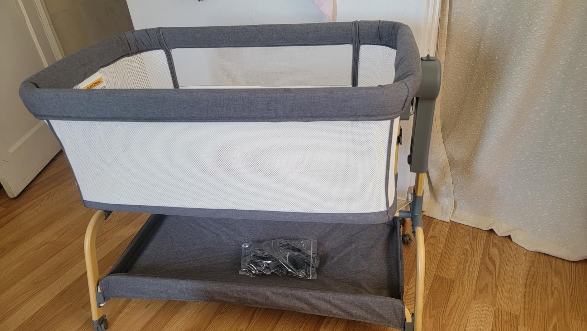 Jimglo 3 in 1 Baby Bassinet, Bedside Bassinet for Baby, Rocking Bassinet with Comfy Mattress and Wheels customer photo 2