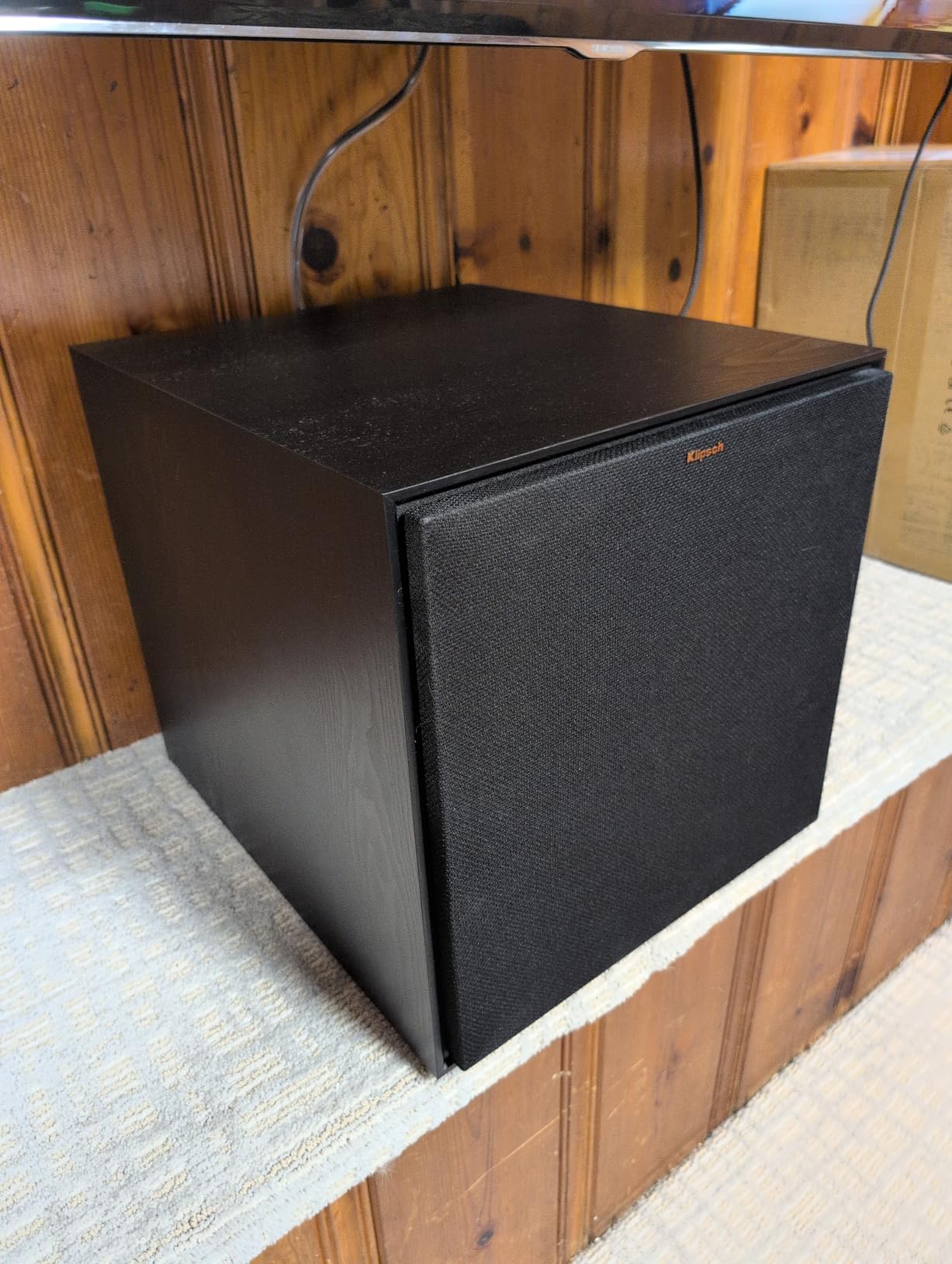 Klipsch Reference R-101SW 10 inch Front-Firing Subwoofer with All-new Spun-Copper 10 inch woofers and an All-Digital Amplifier for Premium Home Theater Sound in Black customer photo 1