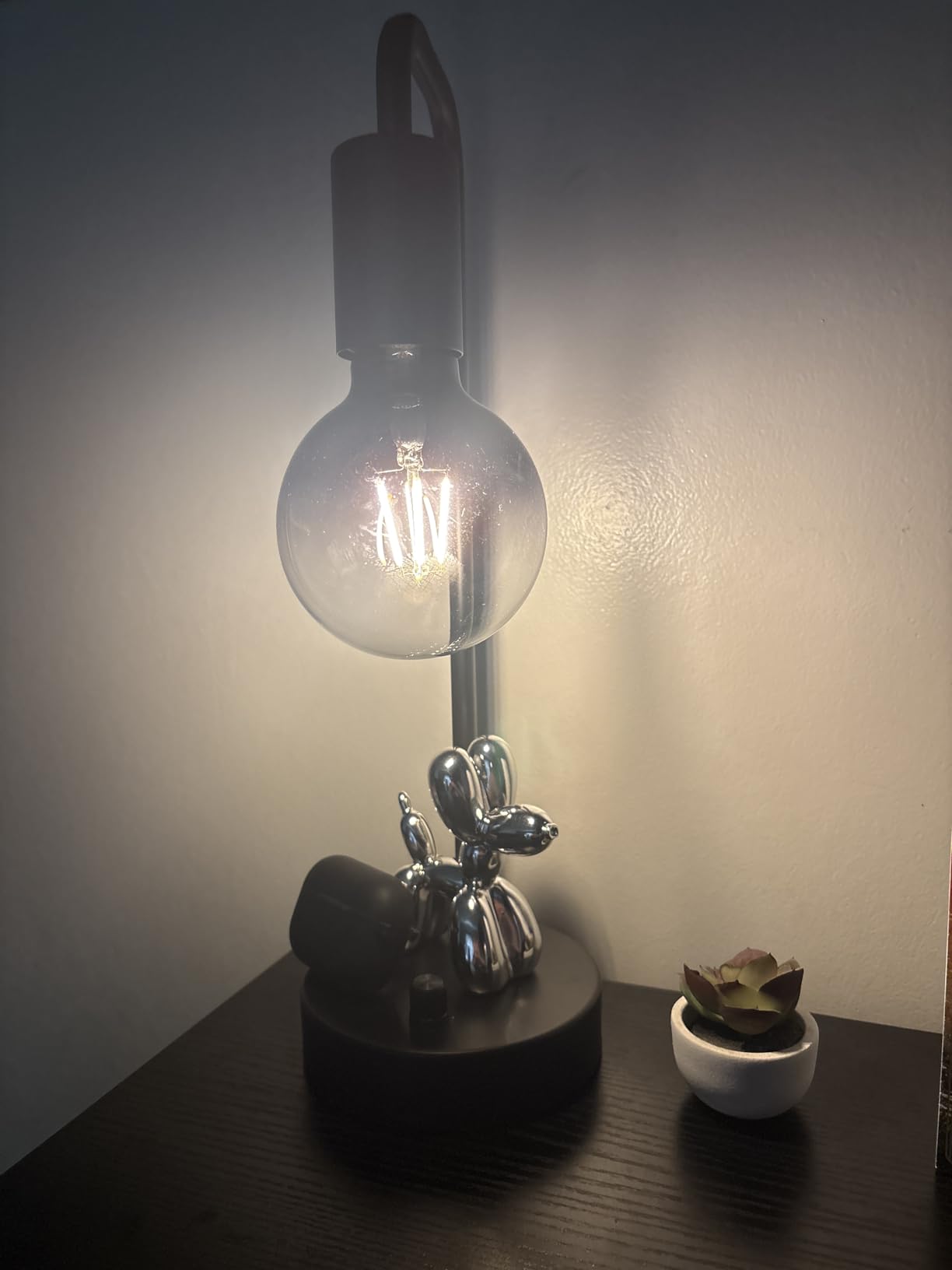 ONEWISH Industrial Table Lamp for Bedroom, Fully Dimmable Modern Bedside Lamps with 2700K Warm Light Bulb for Kids Reading, Minimalist Nightstand Lamps for Living Room, Office (Bulb Included) customer photo 1