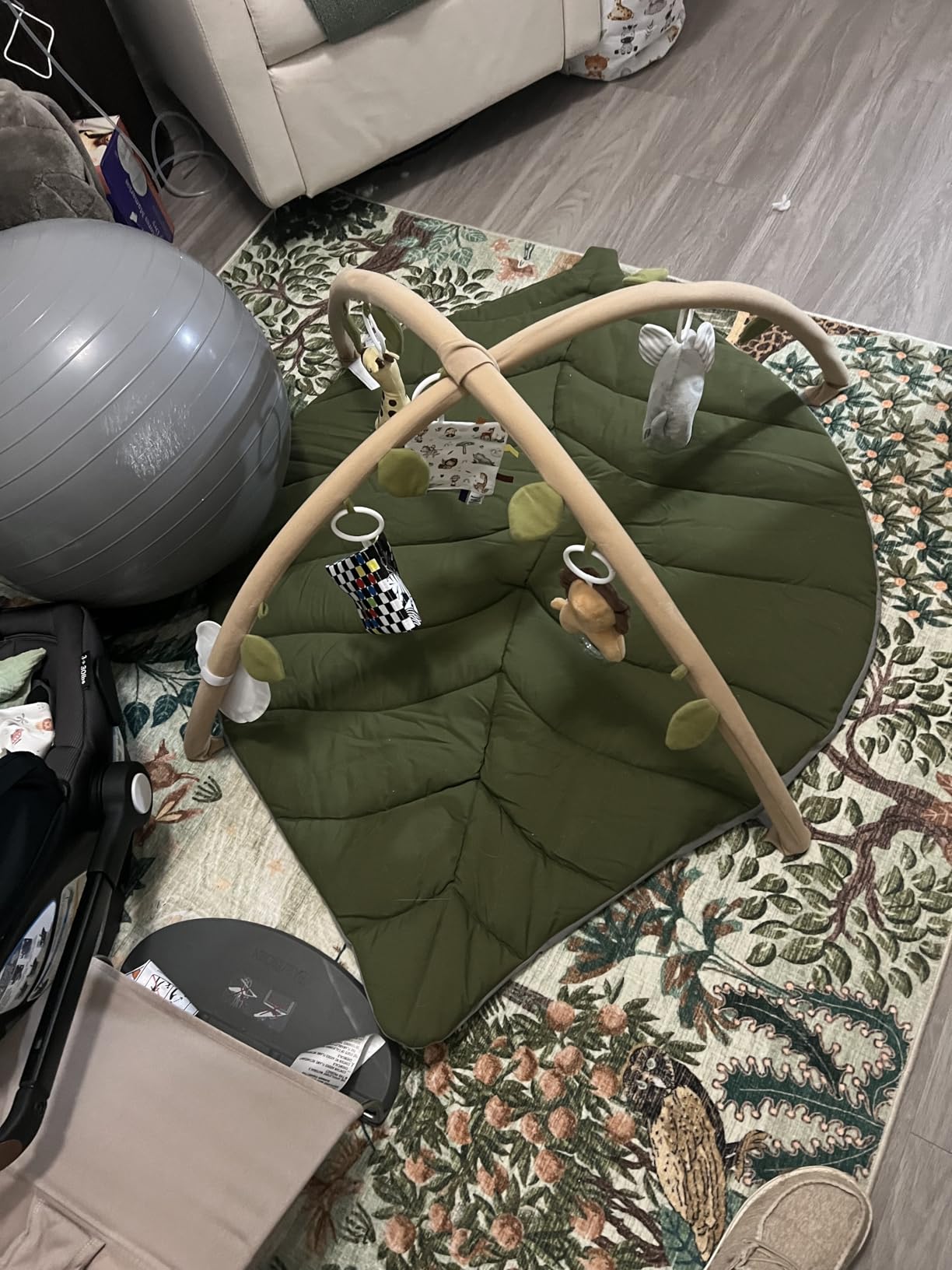 Blissful Diary Baby Play Gym & Activity Mat, Oversize Leaf Shaped Baby Play Mat w 6 Detachable Toys, Tummy Time Mat Promote Motor Skills & Sensory Development Mat, Newborn Infant Baby Essentials Gift customer photo 1