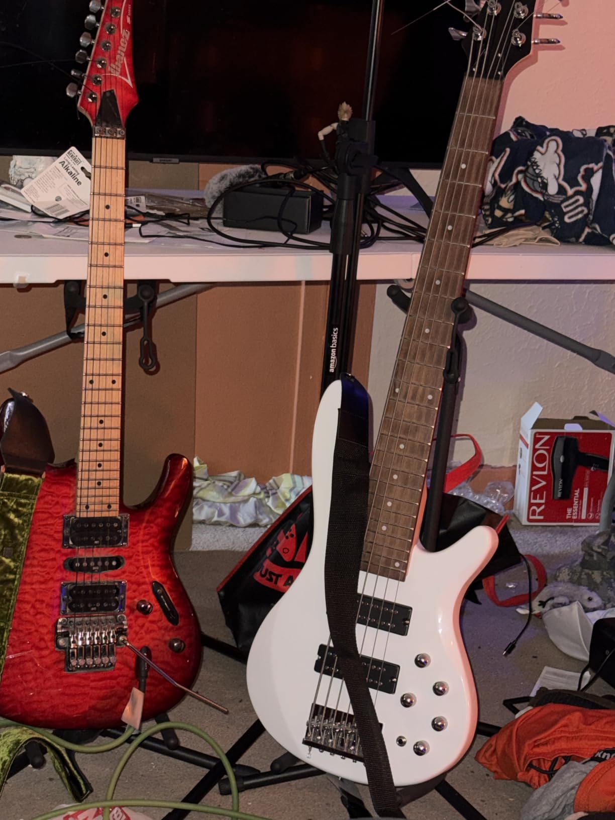 Ktaxon 6 String Electric Bass Guitar, Beginner Bass with H-H Pickup (Upgraded Black) customer photo 1