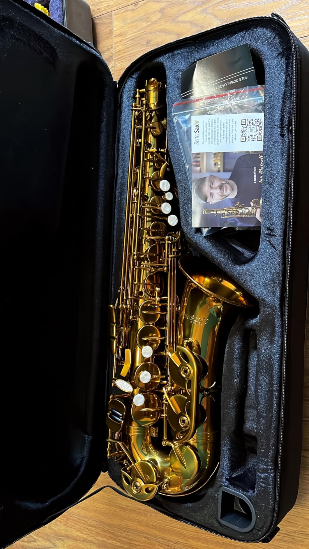 BetterSax Classic Alto Saxophone - Professional-Grade Instrument with Dark Gold Lacquer Finish - Complete Kit for Beginners and Pros - Includes Mouthpiece, Neckstrap, and Durable Case customer photo 1