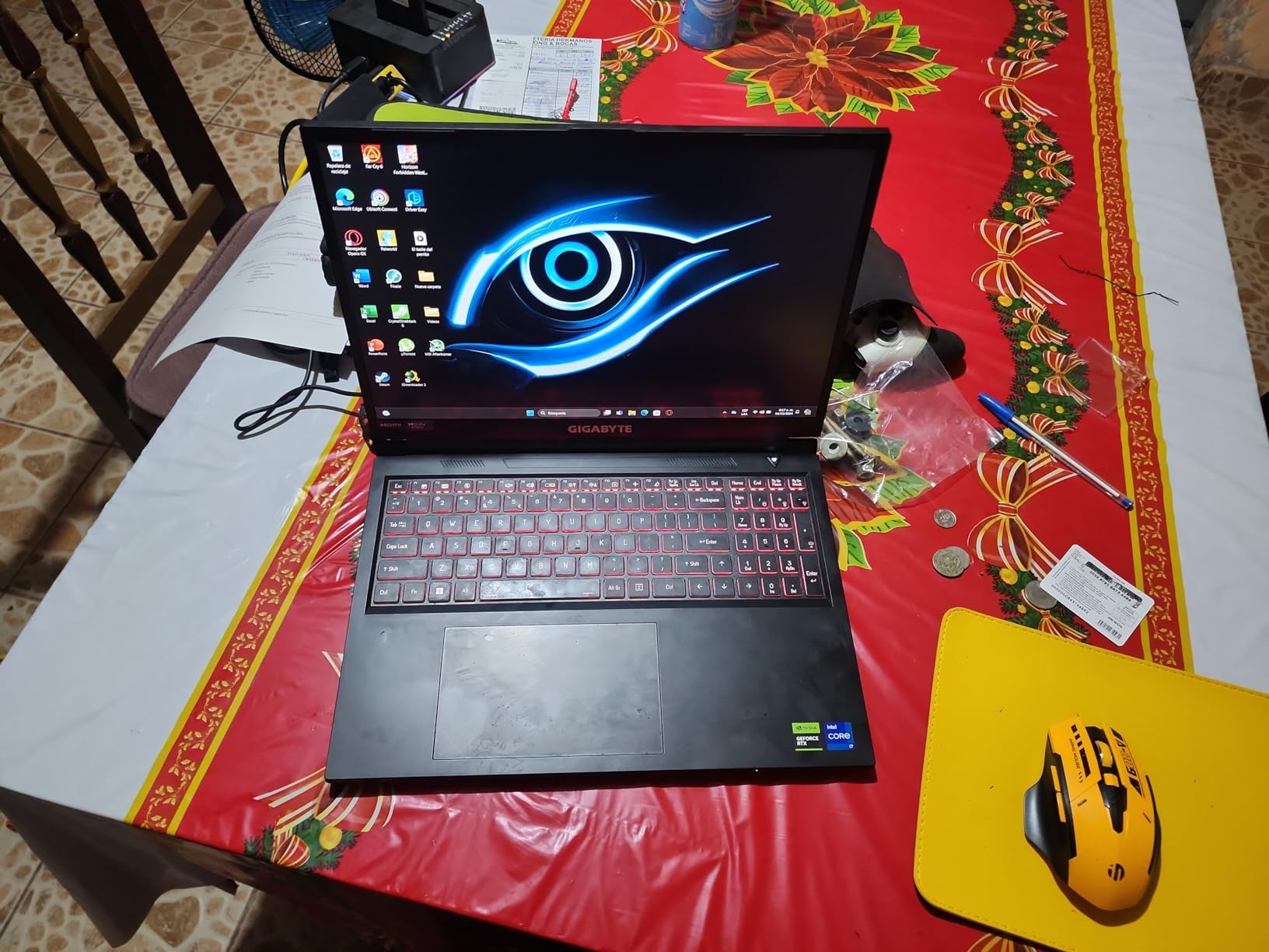 GIGABYTE G6 KF: 16