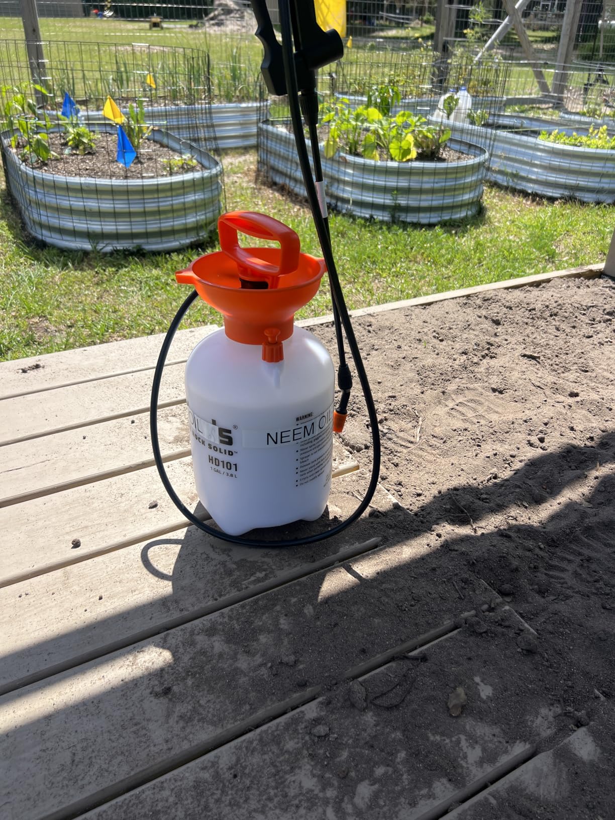 Petratools 1 Gallon Pump Sprayer - HD101 Garden Sprayer for Weeds, Lawn Care & Pesticides - 52