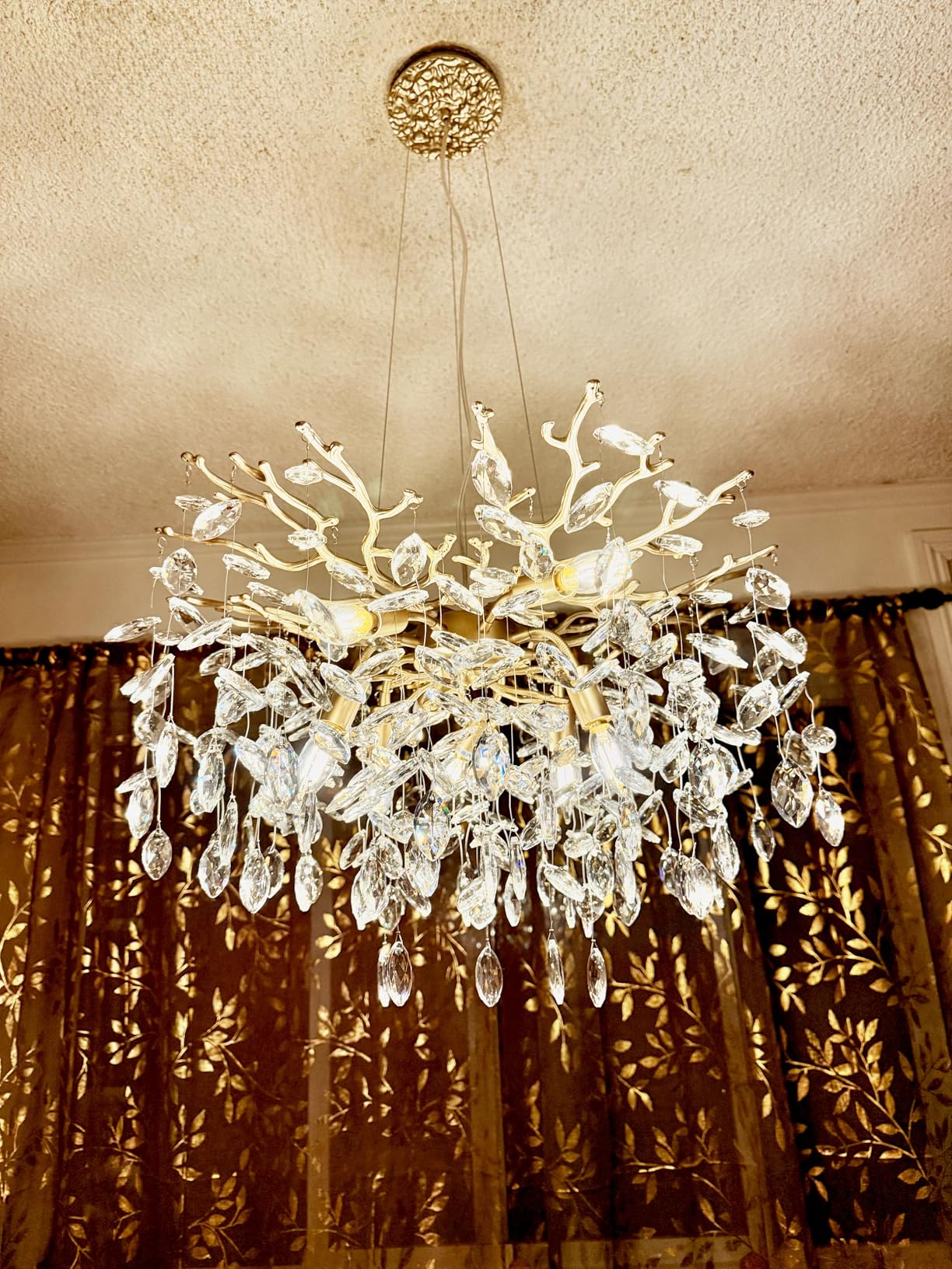 EGM Gold Tree Branch Crystal Chandelier, 32 Inch Modern Raindrop Crystal Ceiling Light Fixtures 10-Light(E12), Hanging Round Chandeliers for Dining Room Living Room Bedroom Foyer customer photo 1