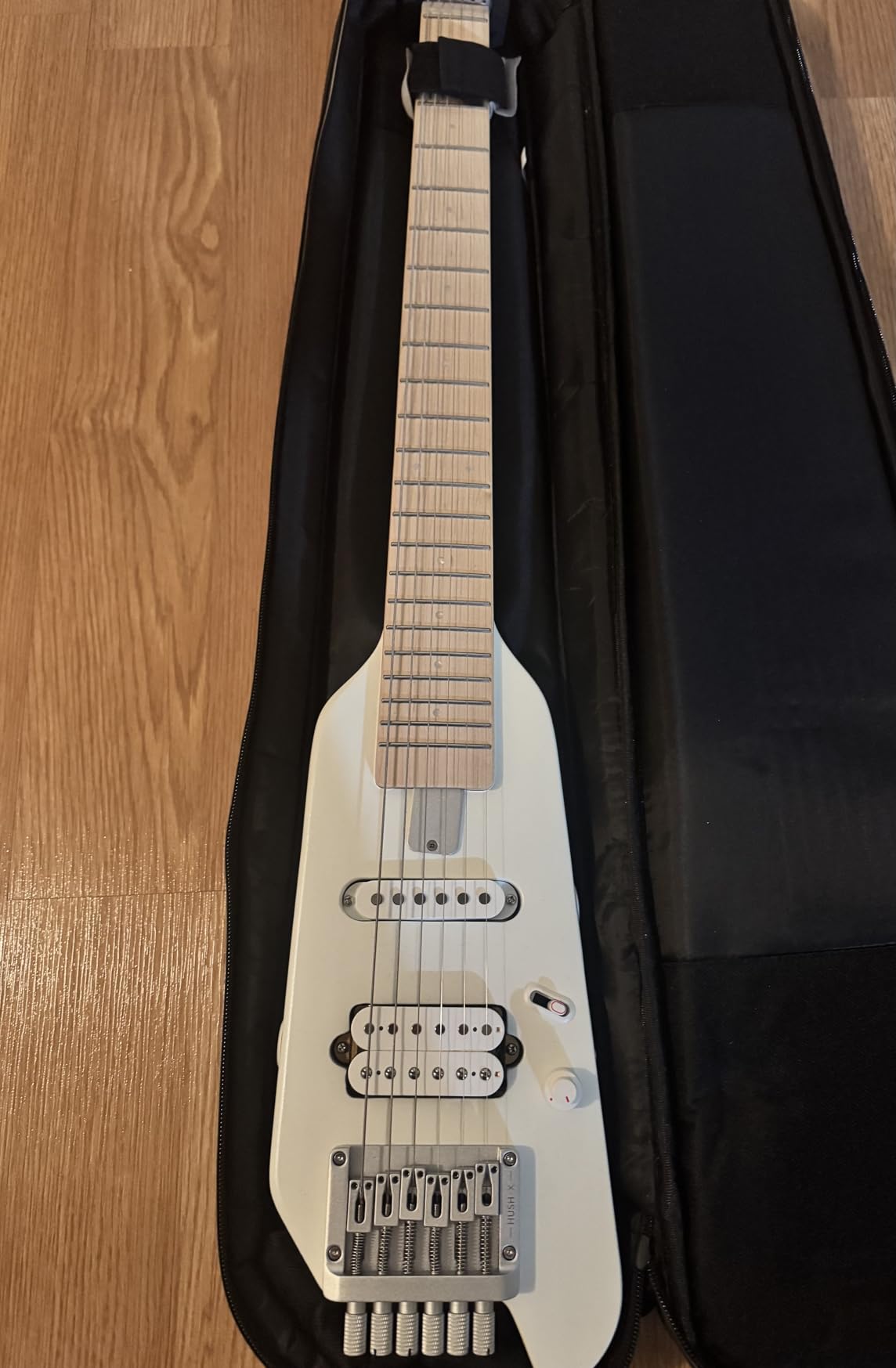 Donner HUSH X Headless Electric Guitar Kit, Travel & Practice, Natural | Featherlight Headless Guitar, Mahogany Solid Body, with Easy Assemble Stands, Gig Bag, All Accessories customer photo 1